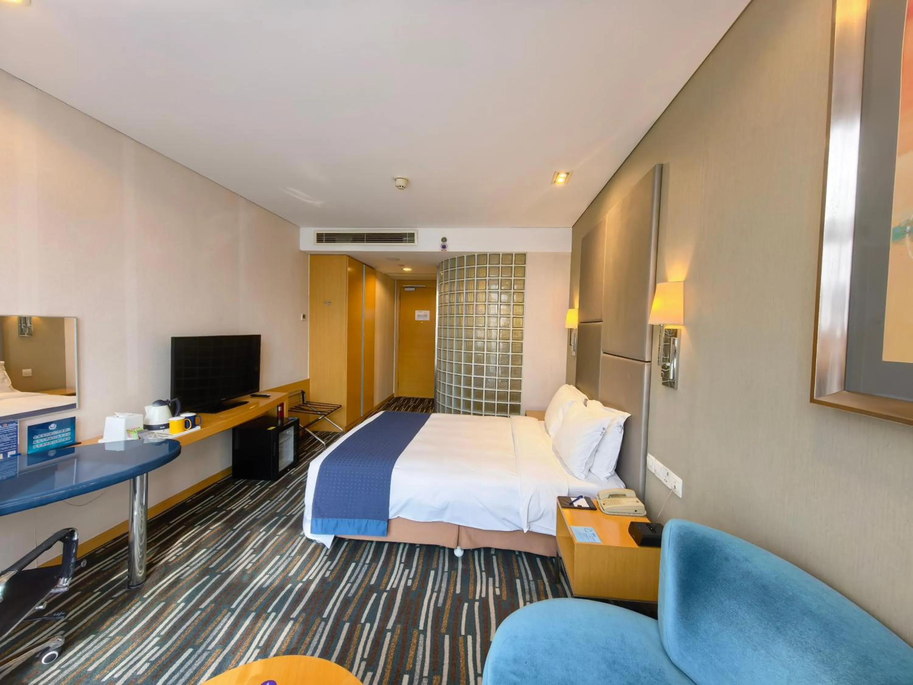 Bed in Holiday Inn Express Beijing Yizhuang by IHG