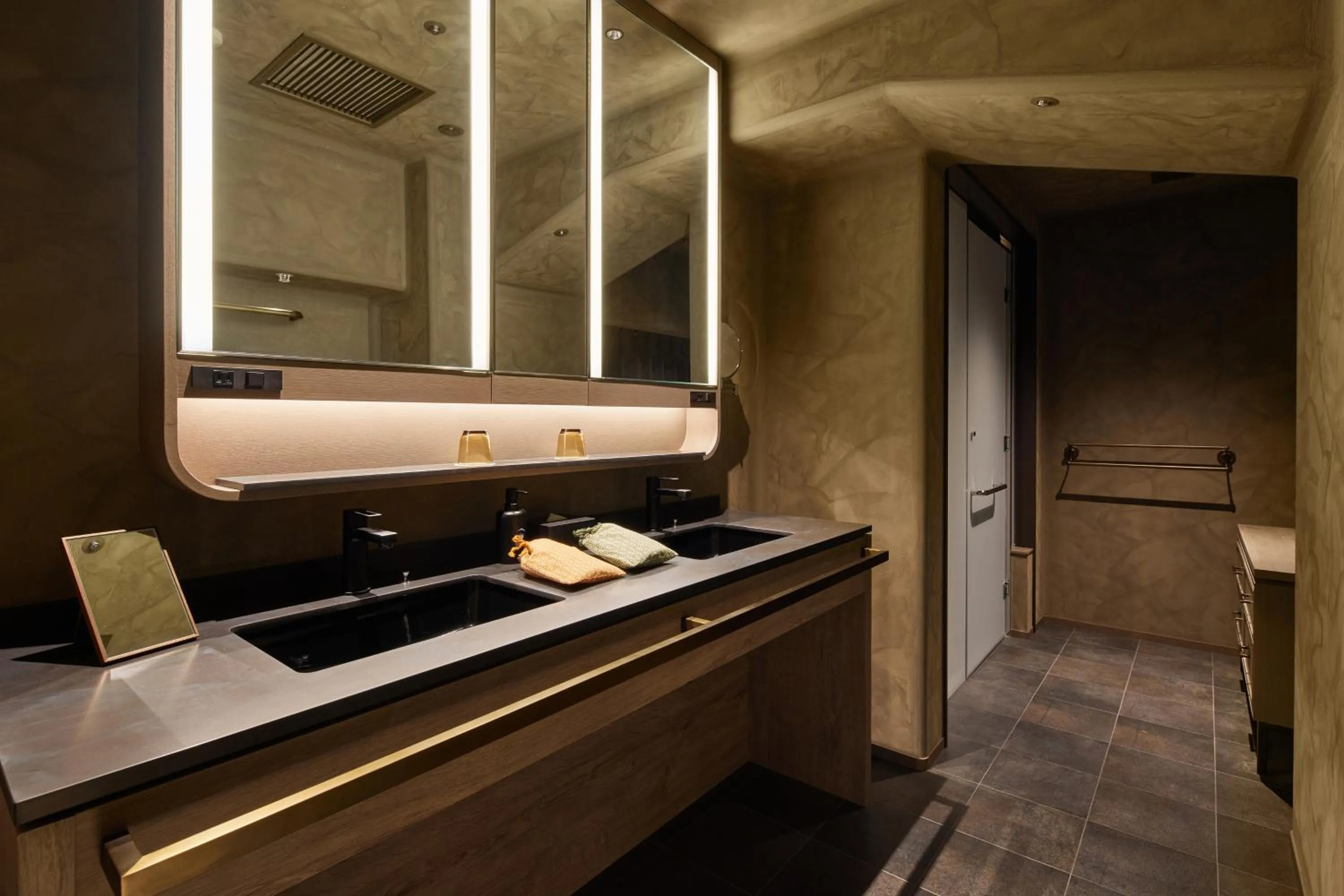 Photo of the whole room in THE HOTEL HIGASHIYAMA KYOTO TOKYU, A Pan Pacific Hotel