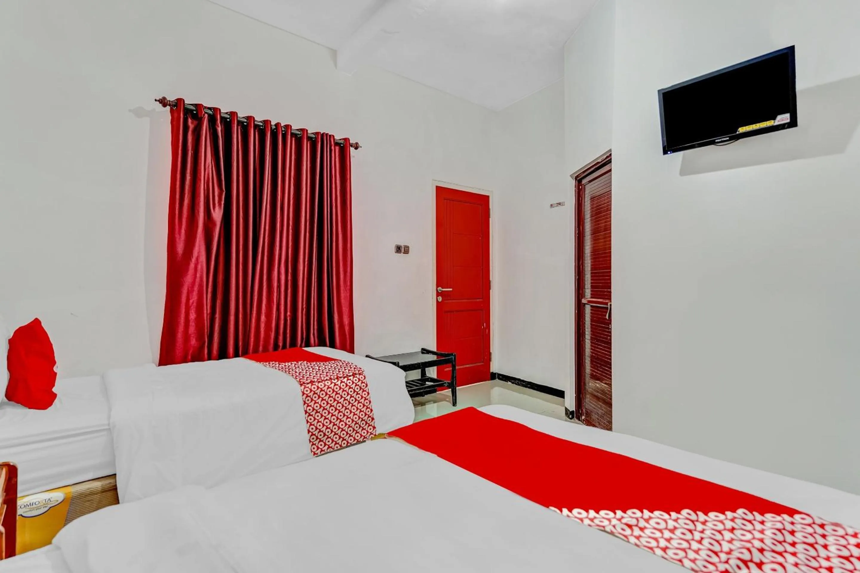 Bedroom, Bed in Hotel O Kalimantan Surabaya Syariah