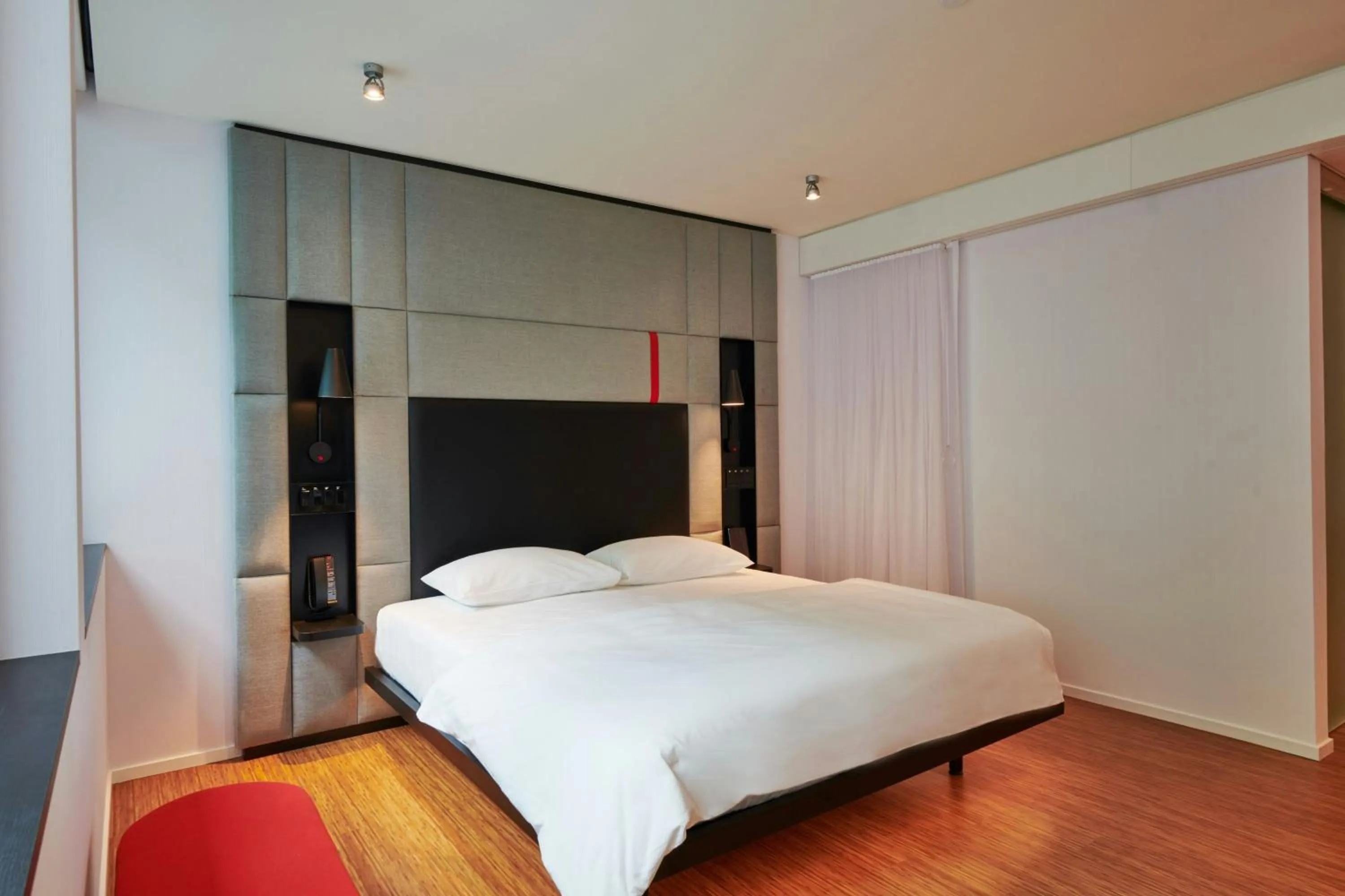 Bedroom, Bed in citizenM Miami World Center