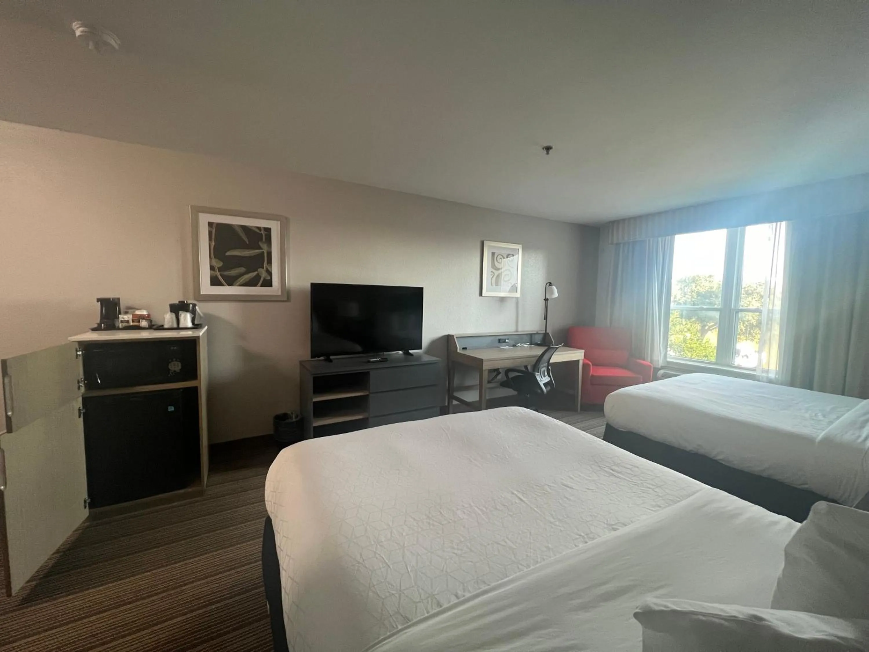 Bed in Country Inn & Suites by Radisson, Fort Worth, TX