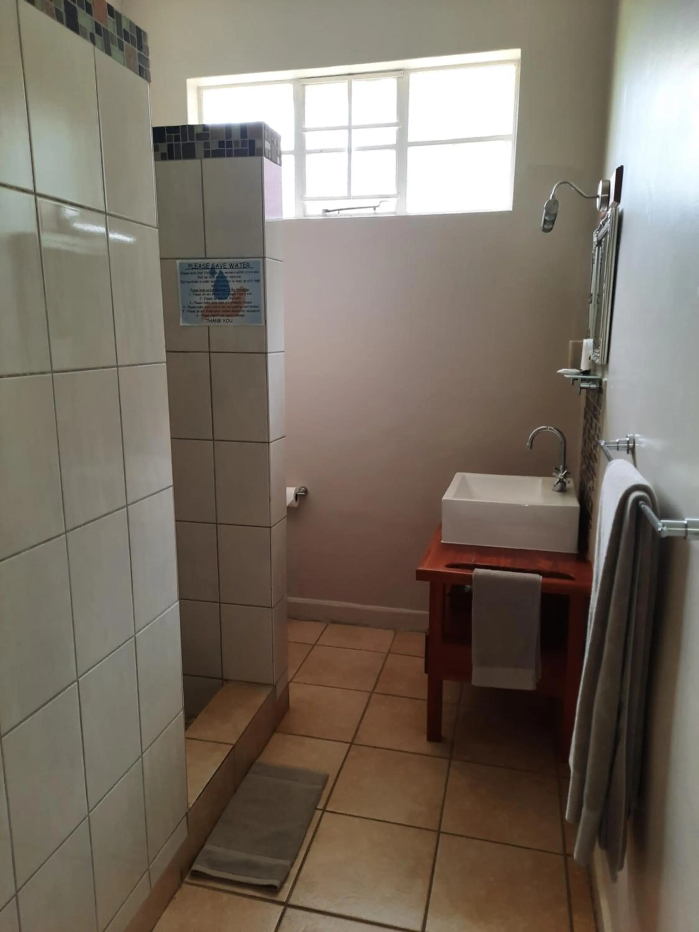 Shower in Villa Beryl Guesthouse