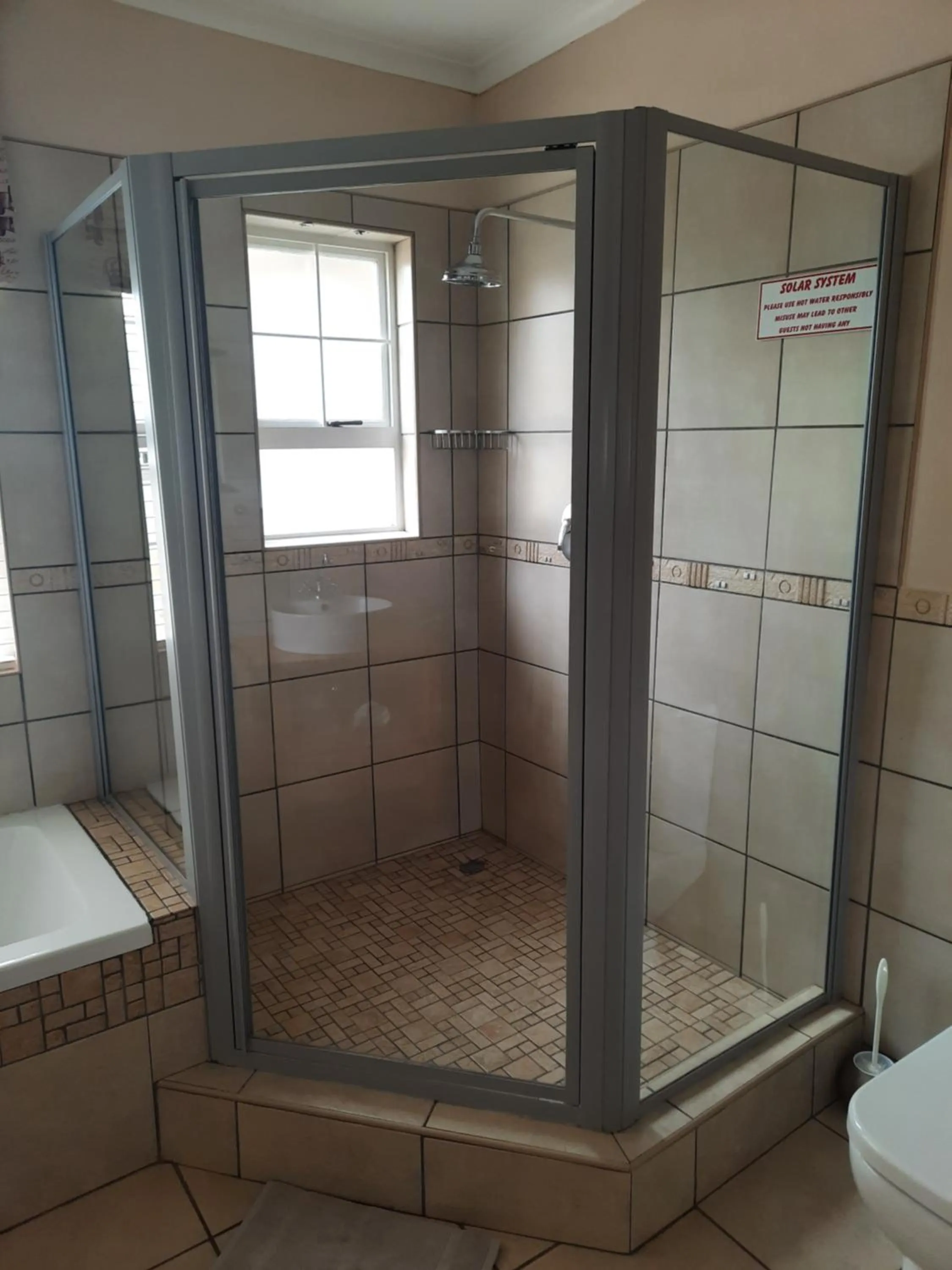 Shower in Villa Beryl Guesthouse