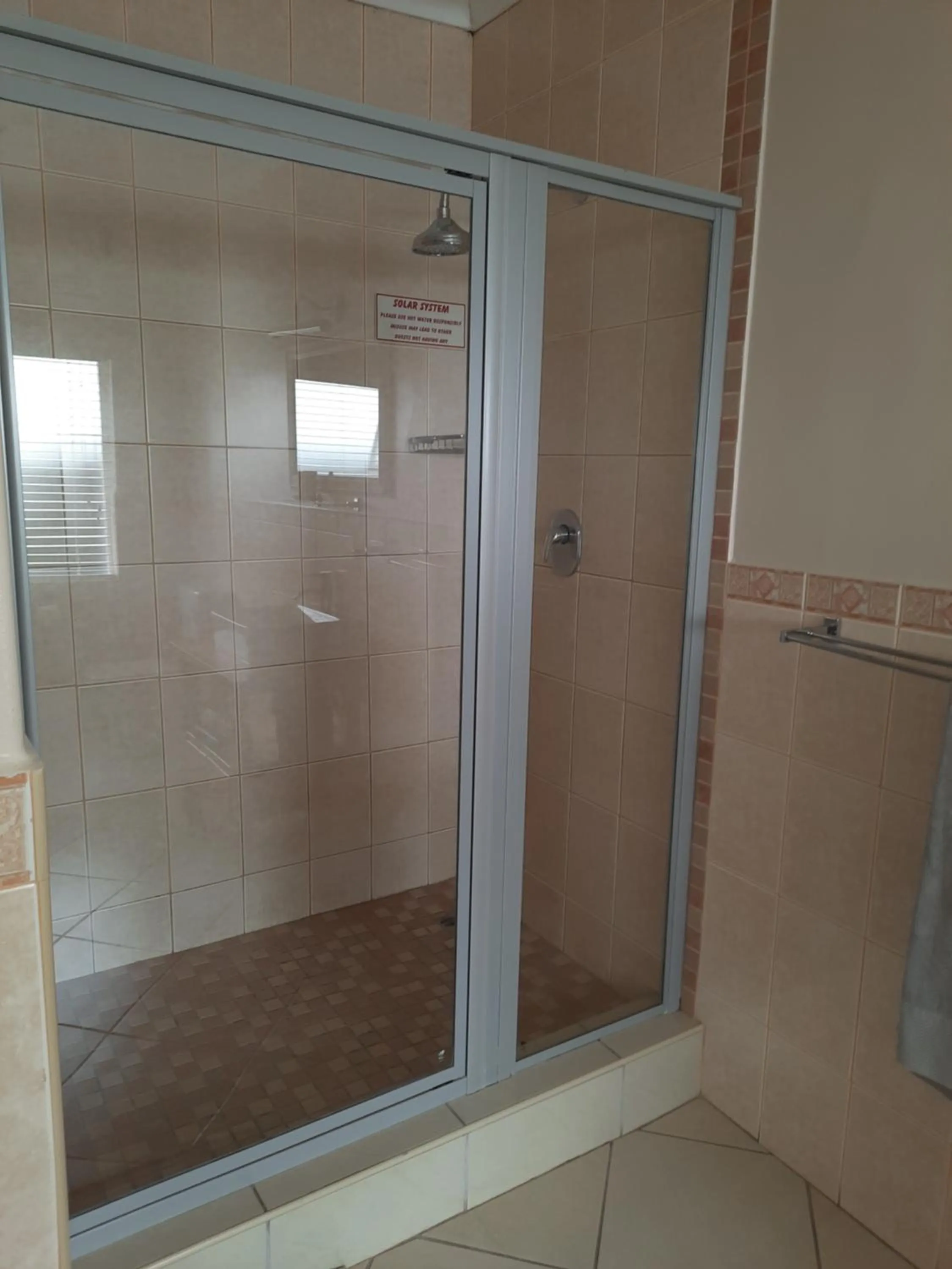 Shower in Villa Beryl Guesthouse