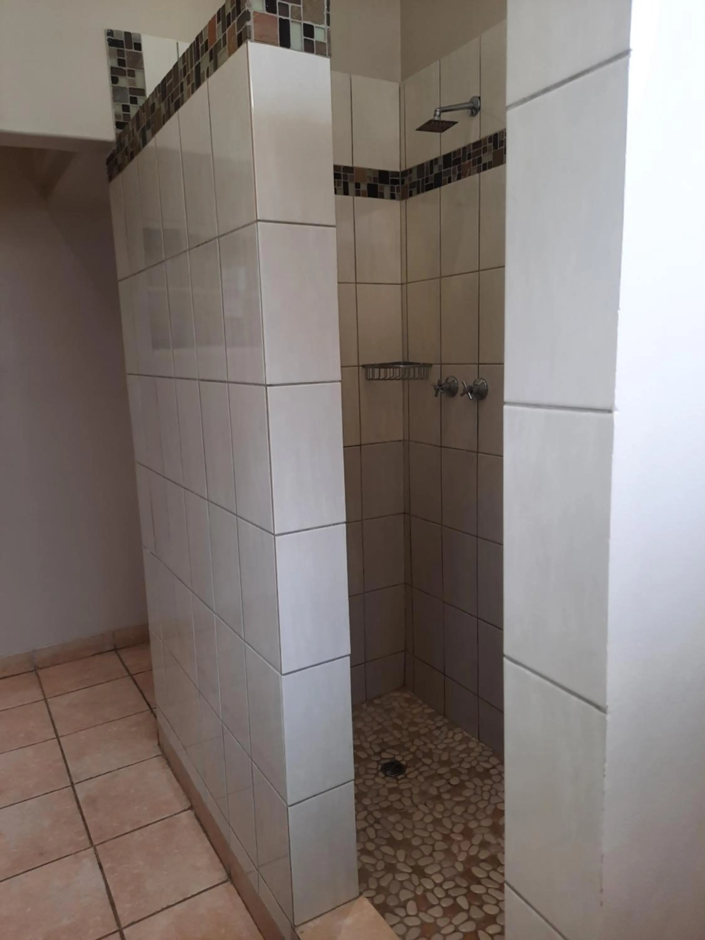 Shower in Villa Beryl Guesthouse