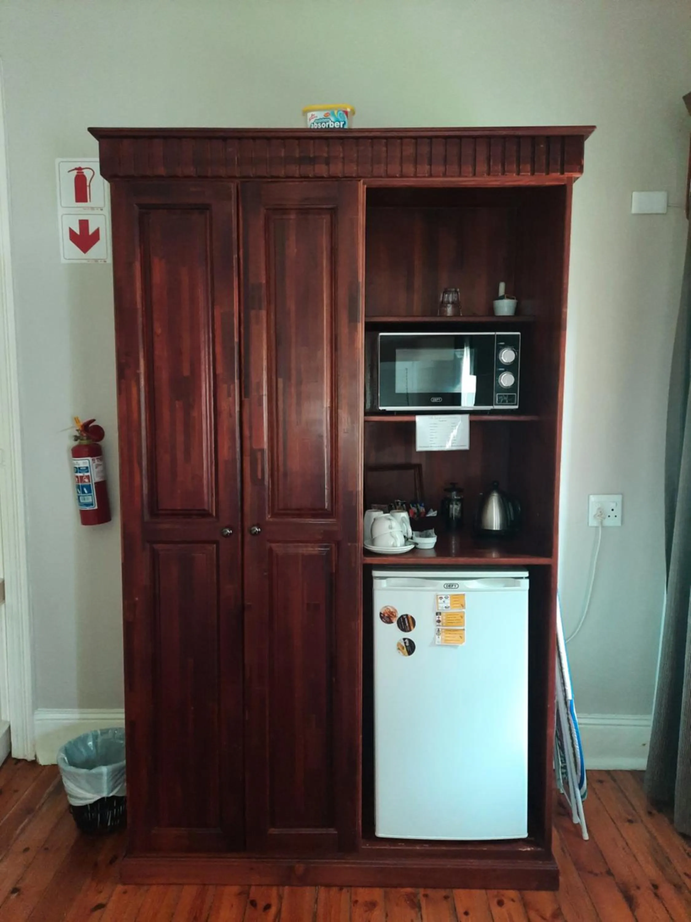 Restaurant/places to eat in Villa Beryl Guesthouse