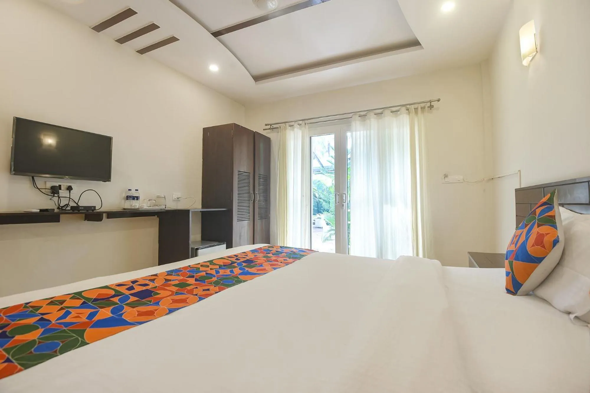 Bed in FabHotel La Volga - Nr Morjim beach