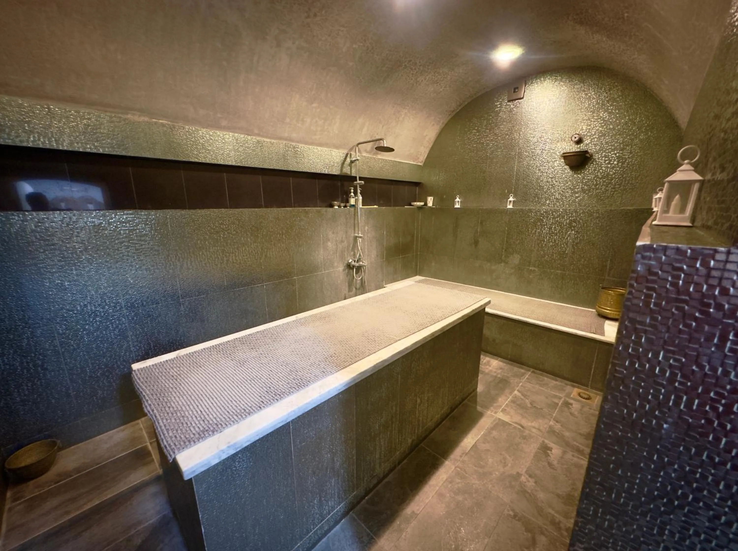 Steam room in Sillage Palace Sky & Spa