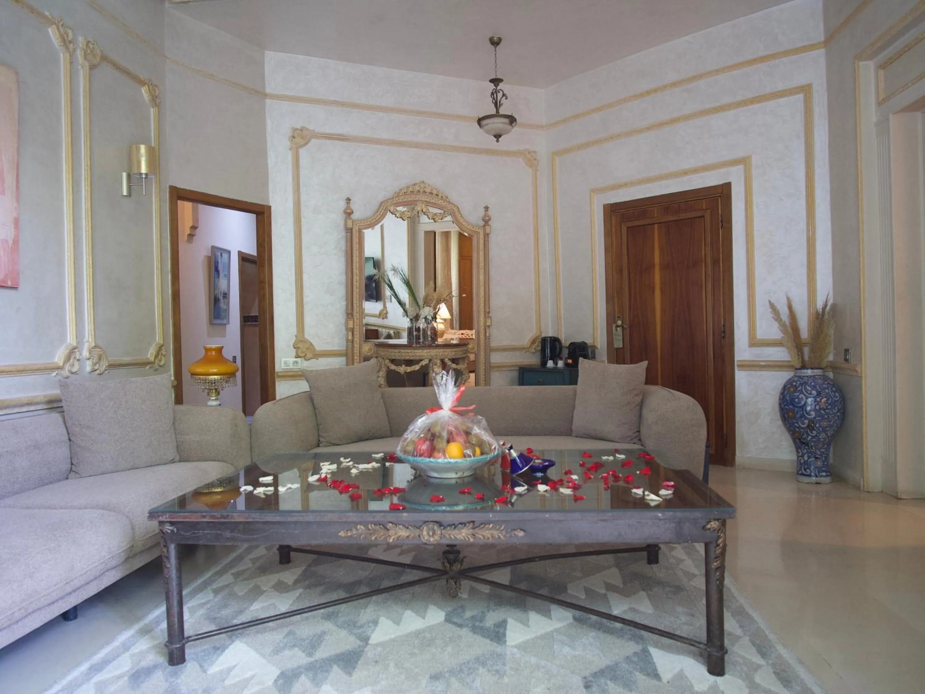 Living room in Sillage Palace Sky & Spa