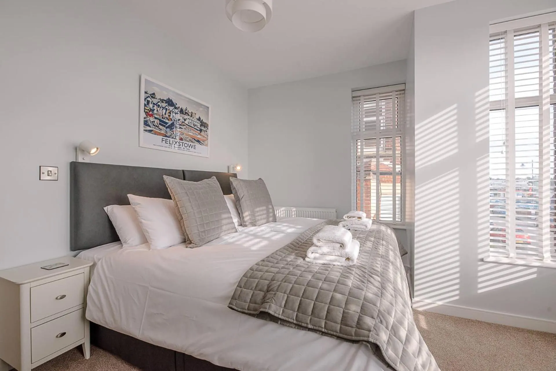 Bed in 4 Buregate House, Felixstowe