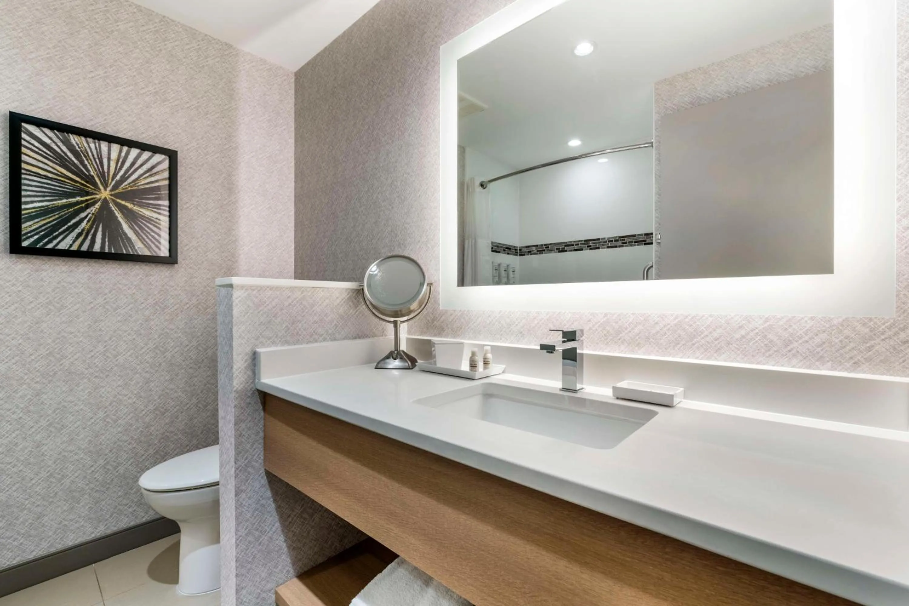 Bathroom in Best Western Premier Route 97 Vernon