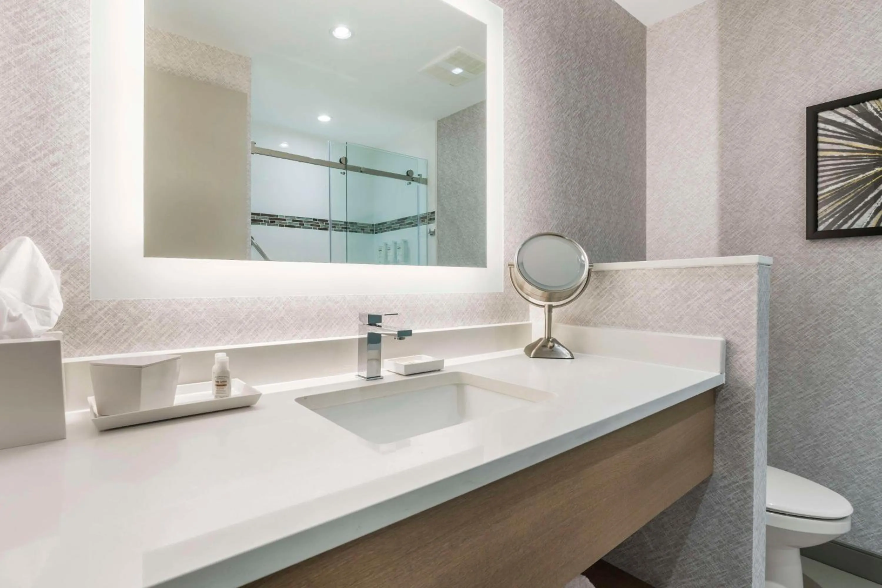 Bathroom in Best Western Premier Route 97 Vernon