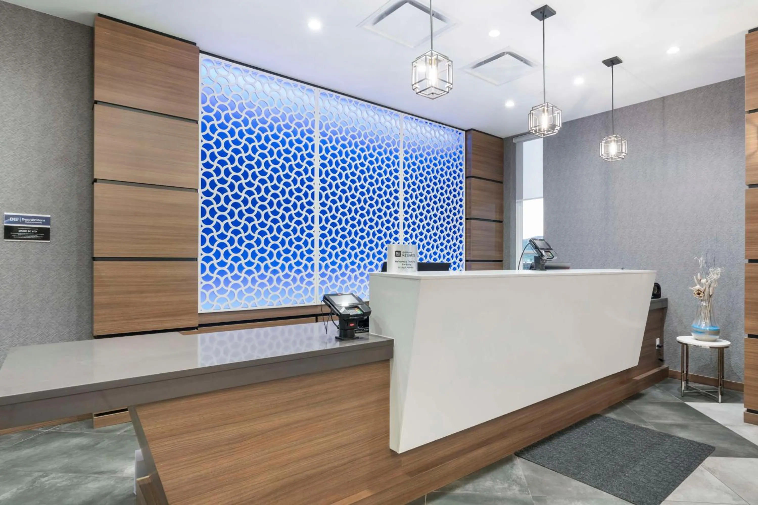 Lobby or reception in Best Western Premier Route 97 Vernon