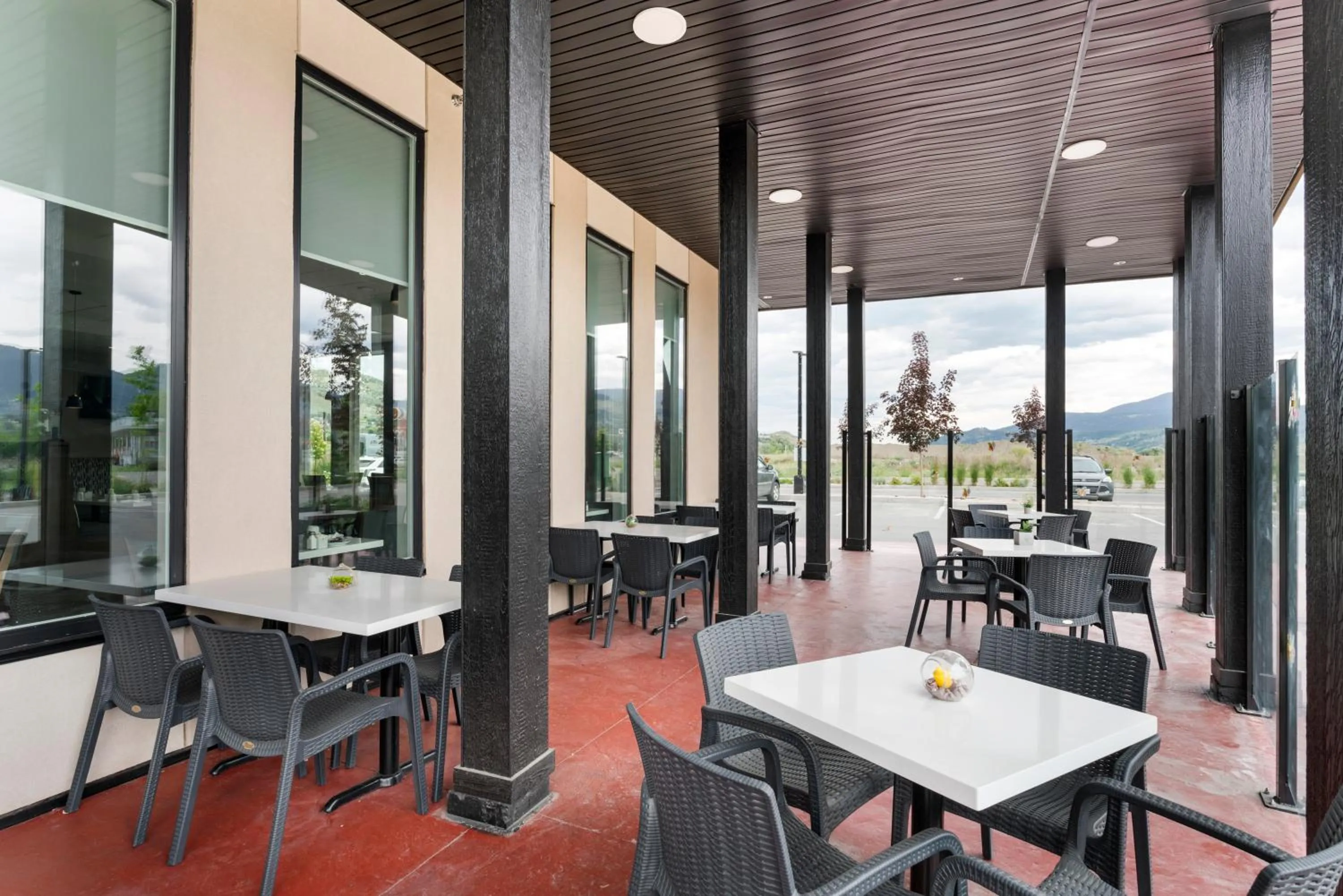 Balcony/Terrace in Best Western Premier Route 97 Vernon