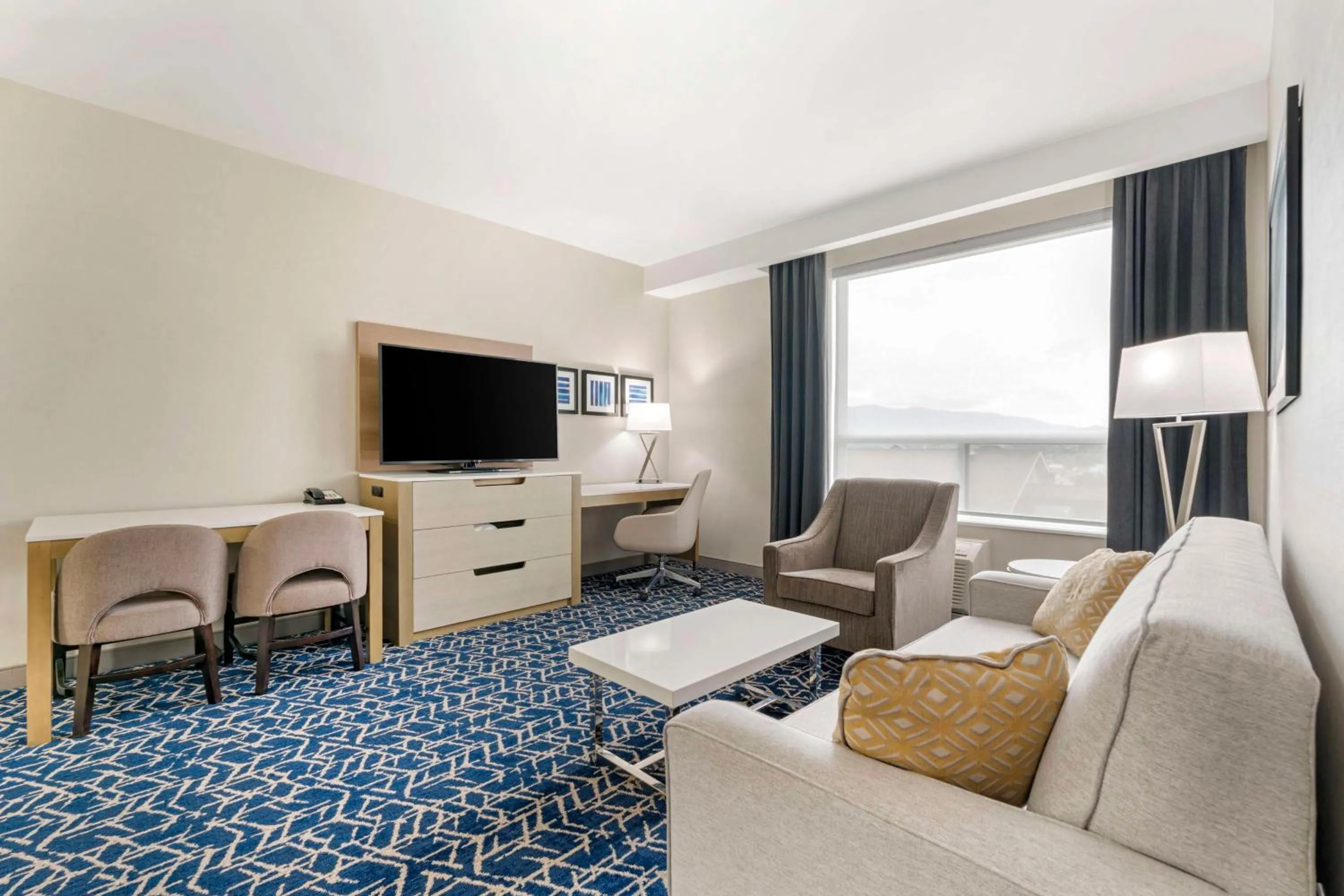 Bedroom in Best Western Premier Route 97 Vernon