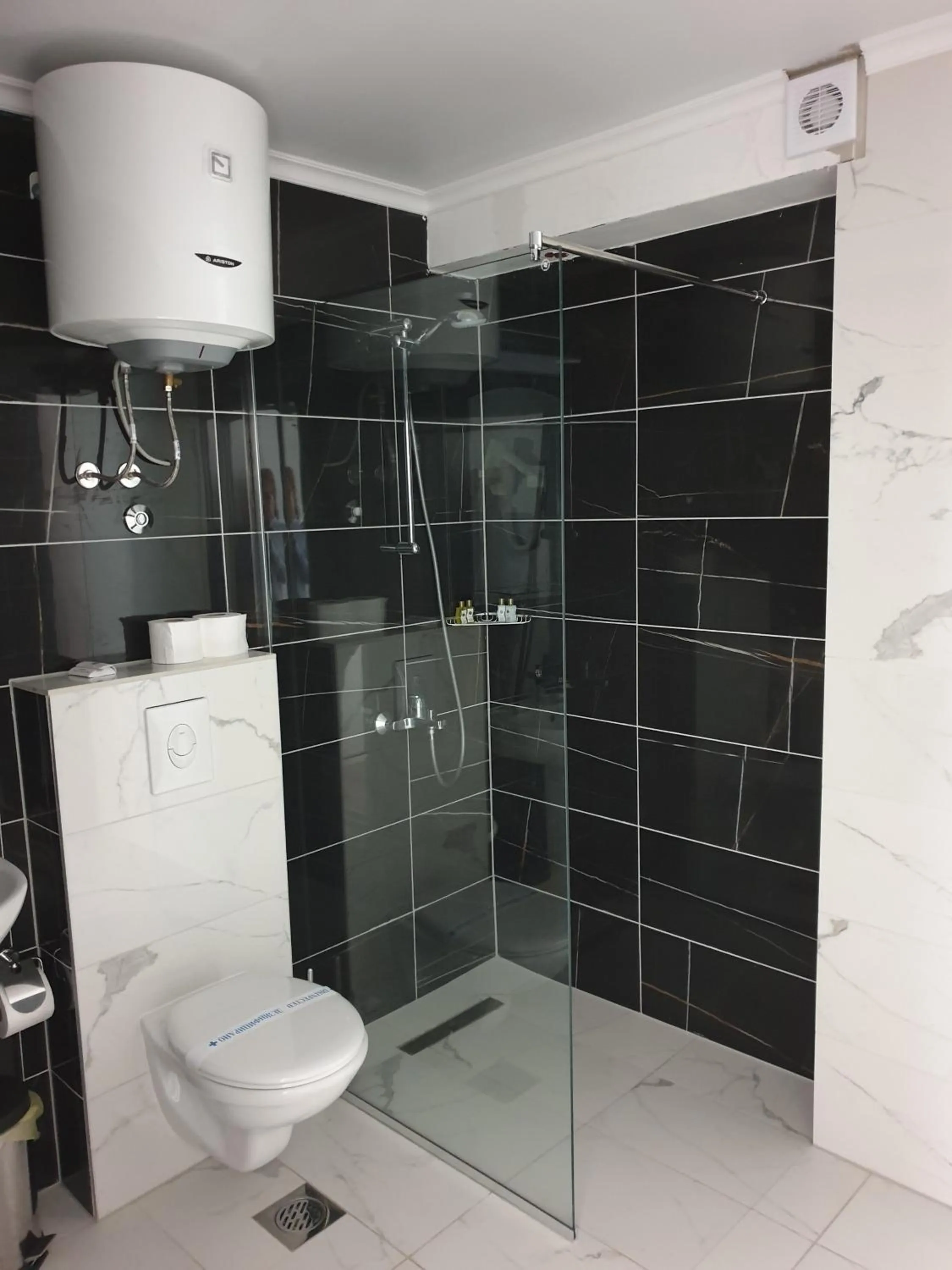 Bathroom in Hotel Cingo