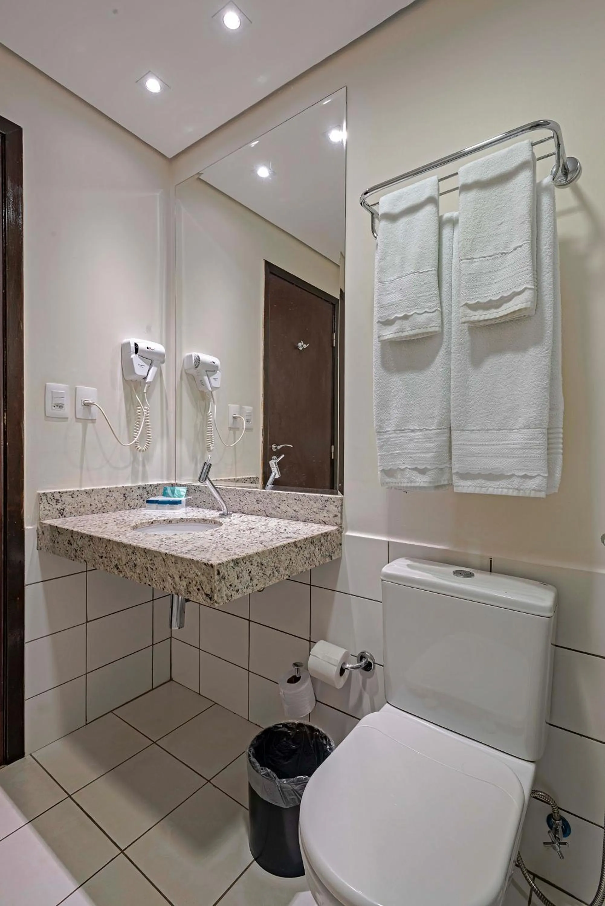 Toilet in Slaviero Porto Velho