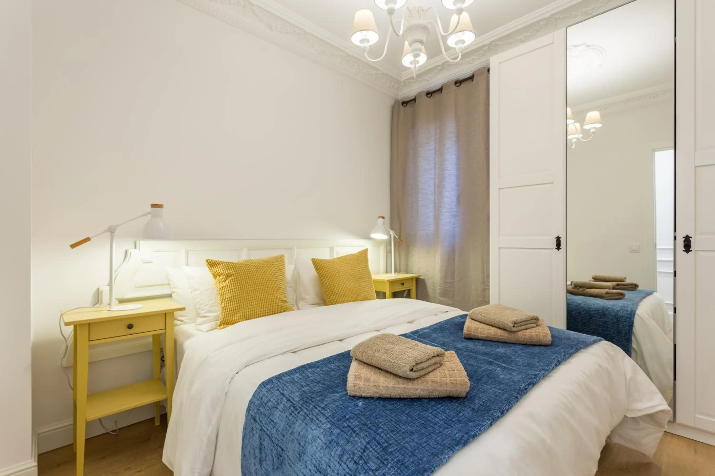 Bedroom, Bed in Moreryadom