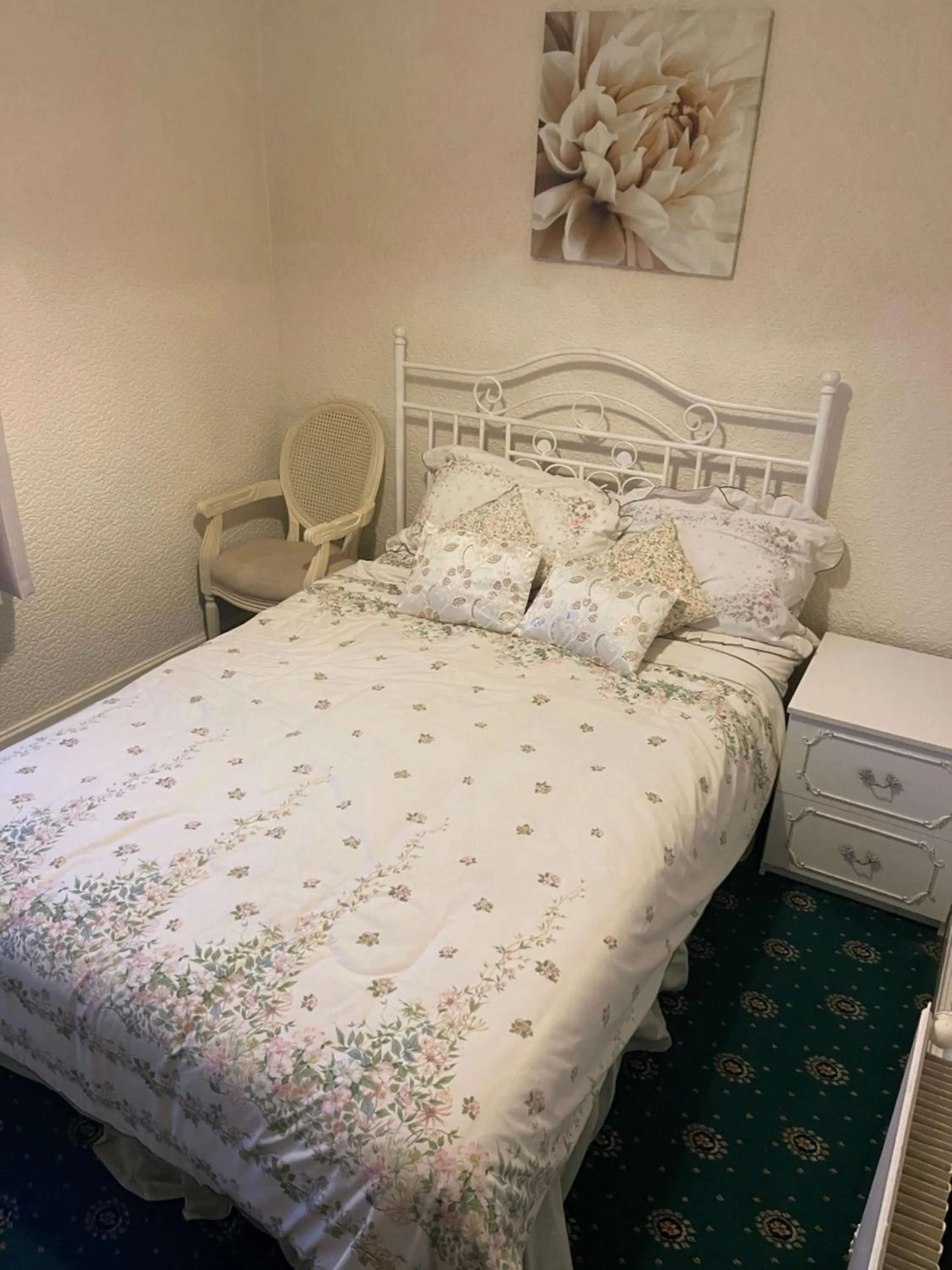 Bed in Highbury Hotel