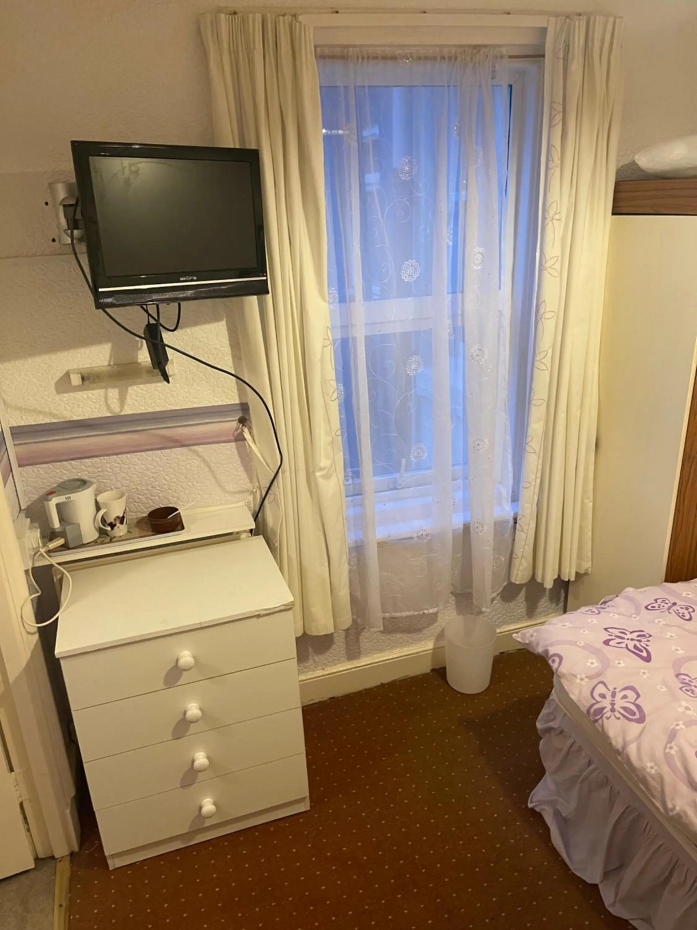 Bed in Highbury Hotel