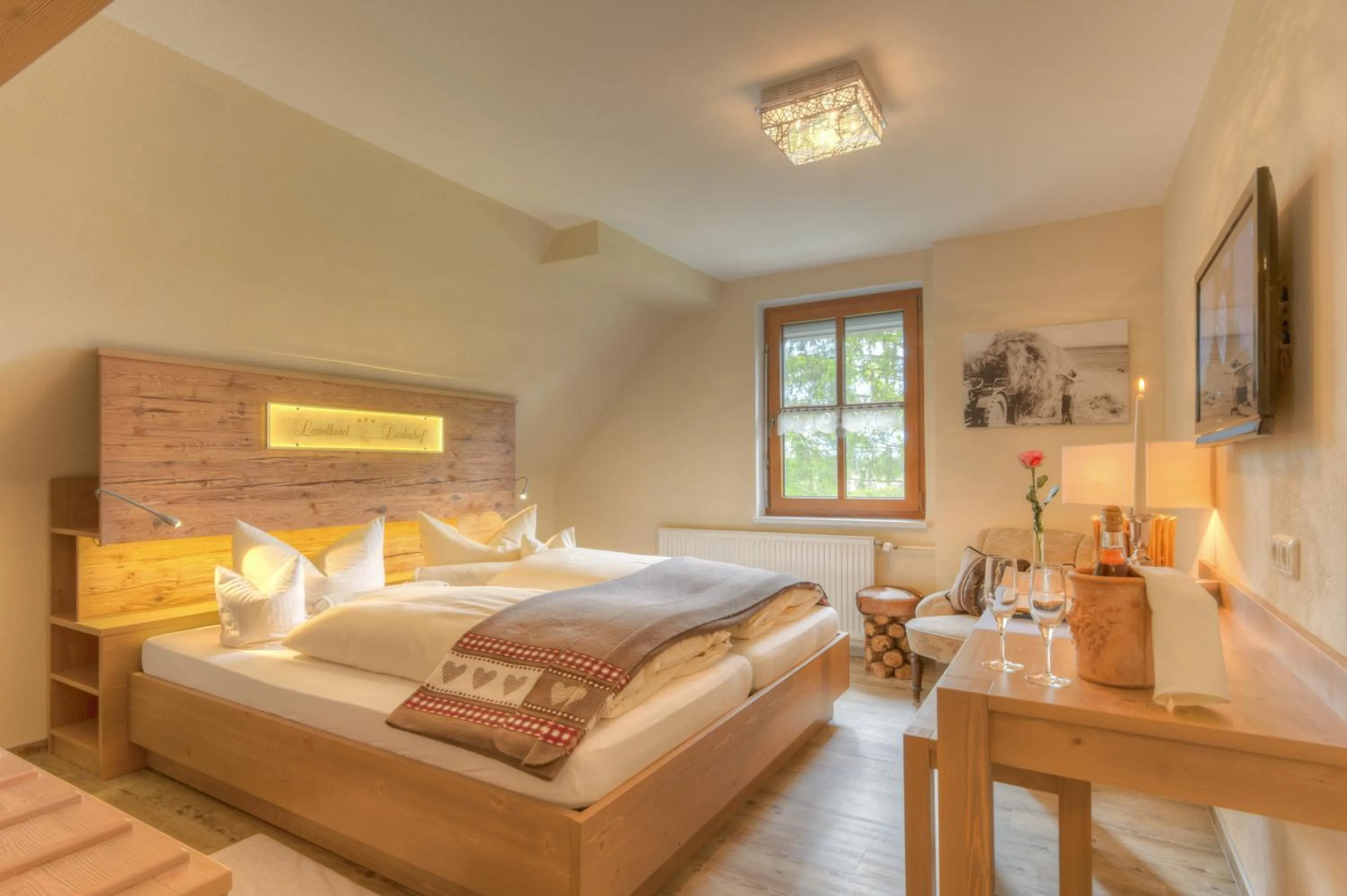 Photo of the whole room, Bed in Landhotel Lindenhof