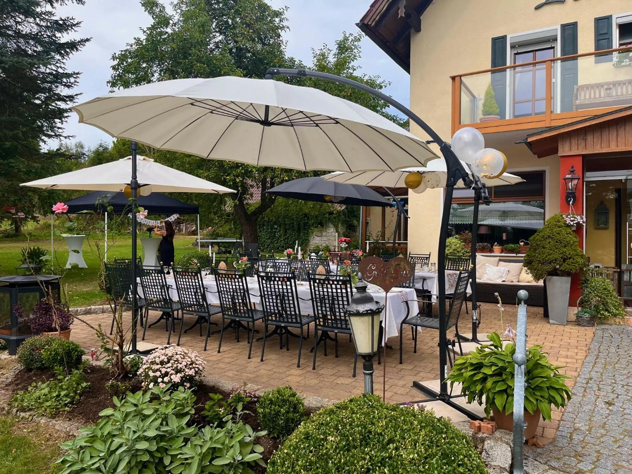 Restaurant/places to eat in Landhotel Lindenhof