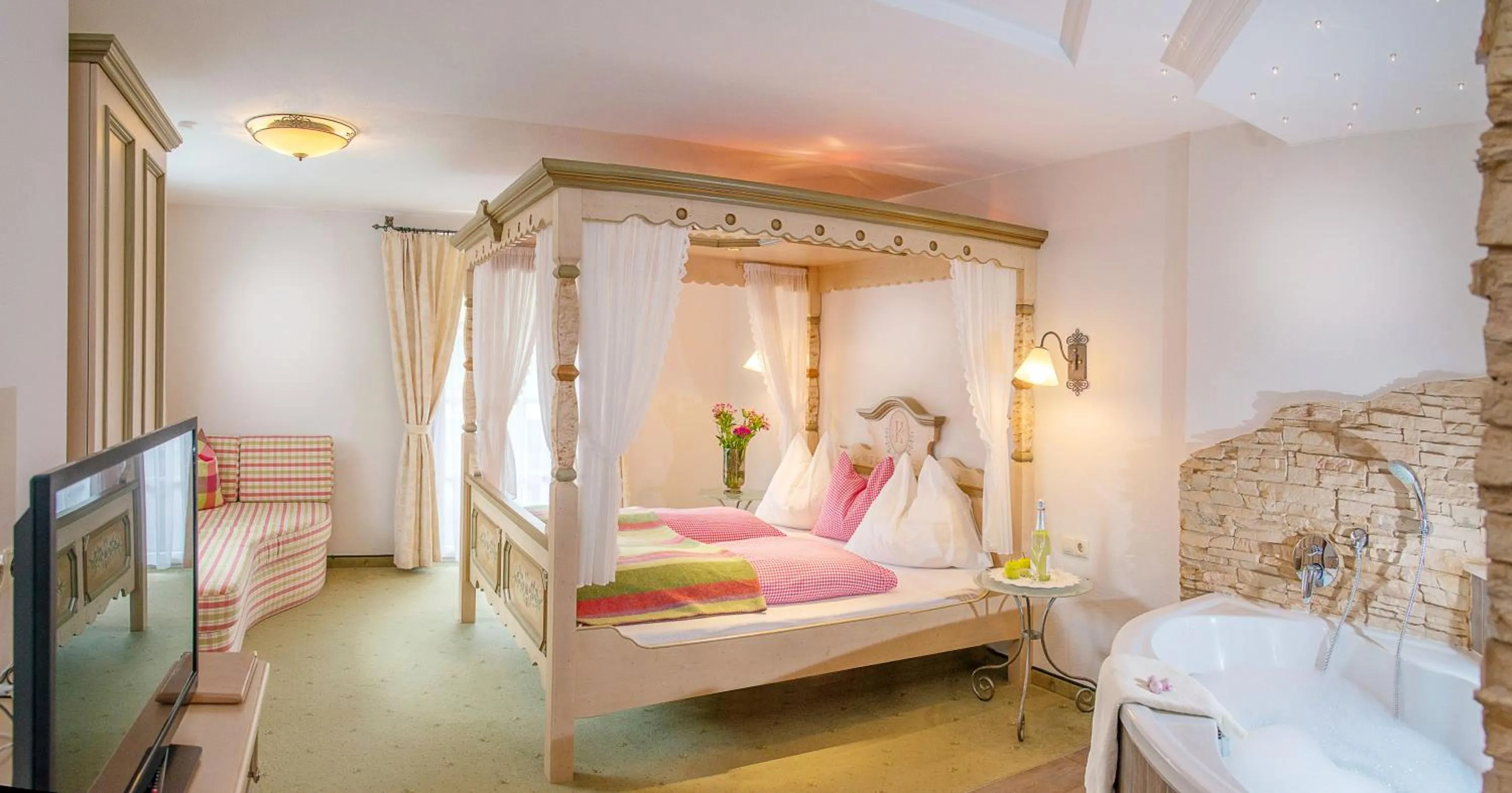 Photo of the whole room, Bed in Hubengut Bed and Breakfast