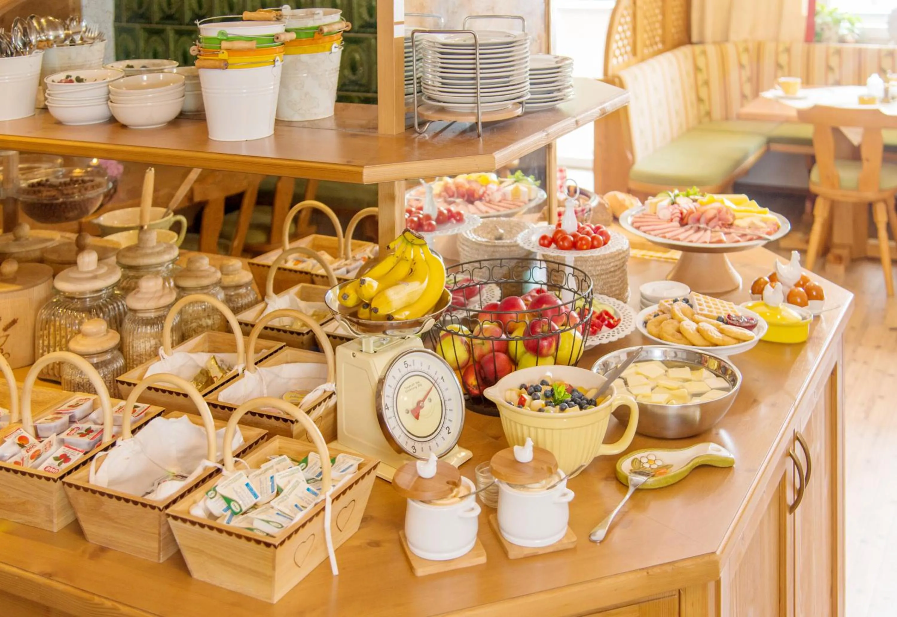 Buffet breakfast in Hubengut Bed and Breakfast