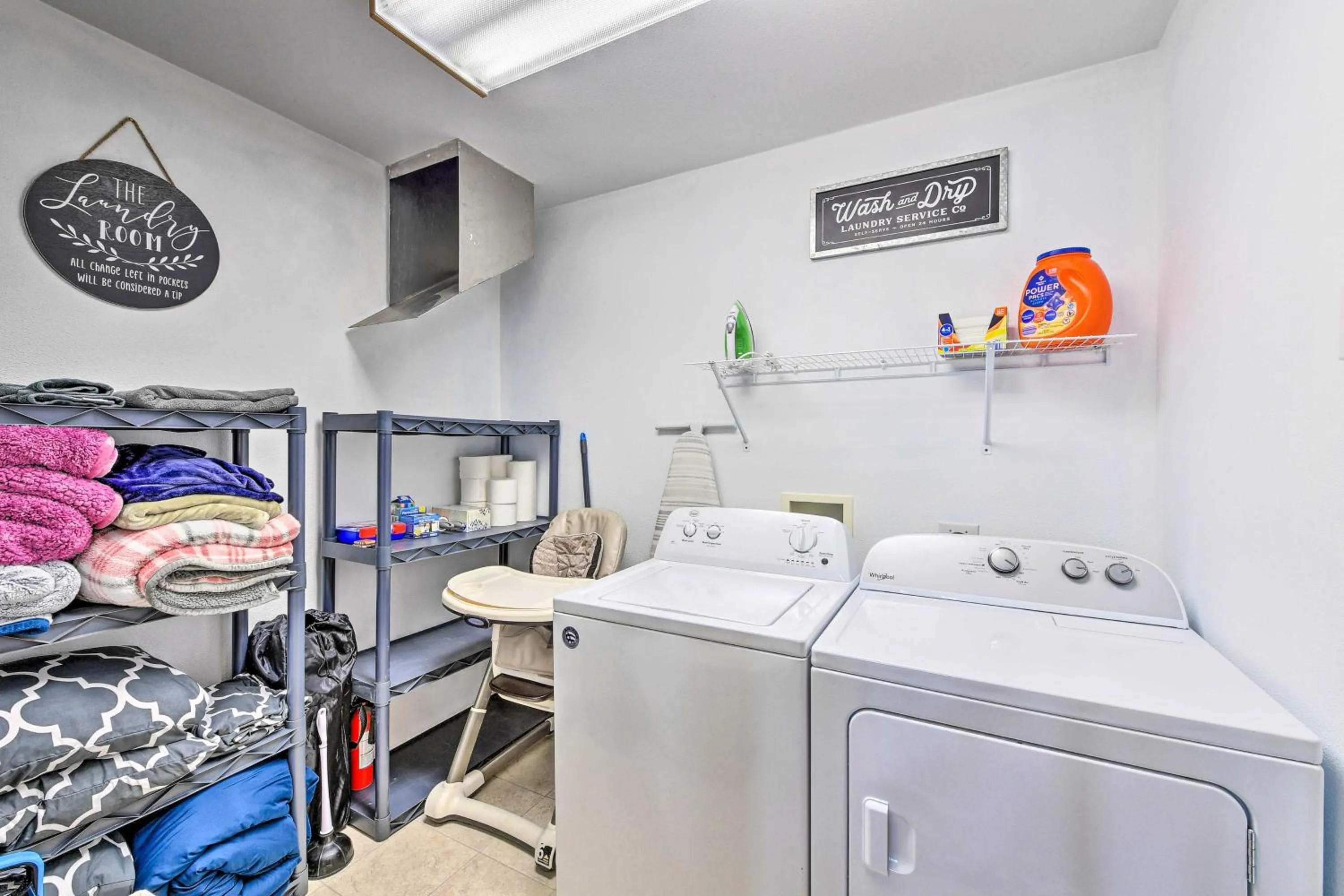 Bed in The Vineyard Country Farm Home at Grand Valley