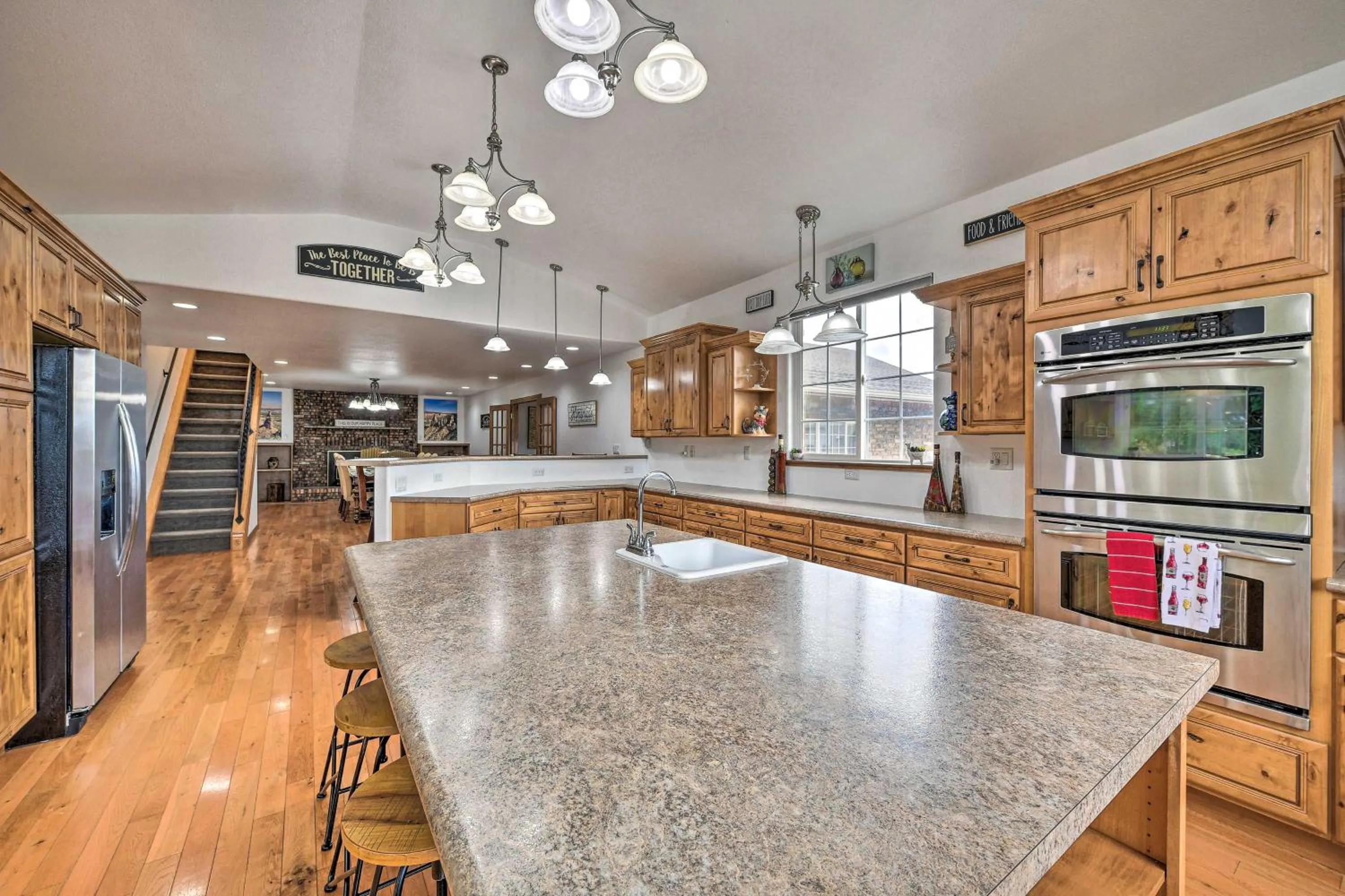 The Vineyard Country Farm Home at Grand Valley