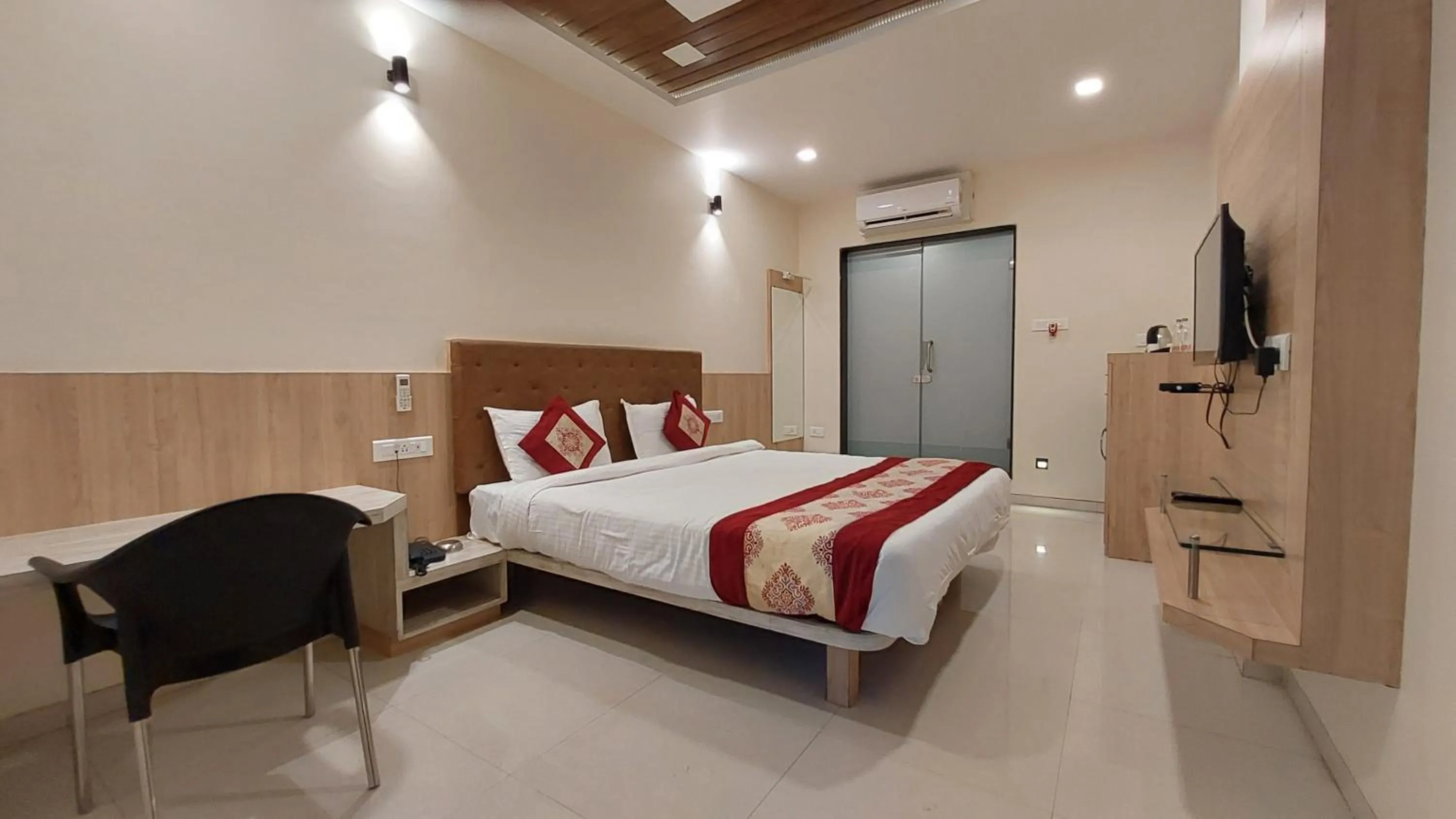 Bed in ONELLA REGENCY
