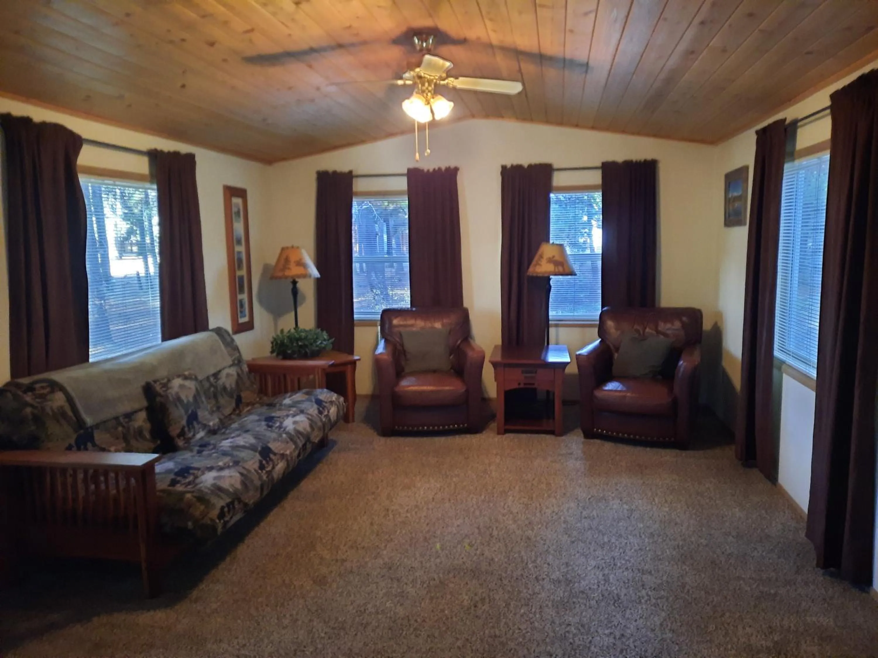 Willamette Pass Inn & Chalets