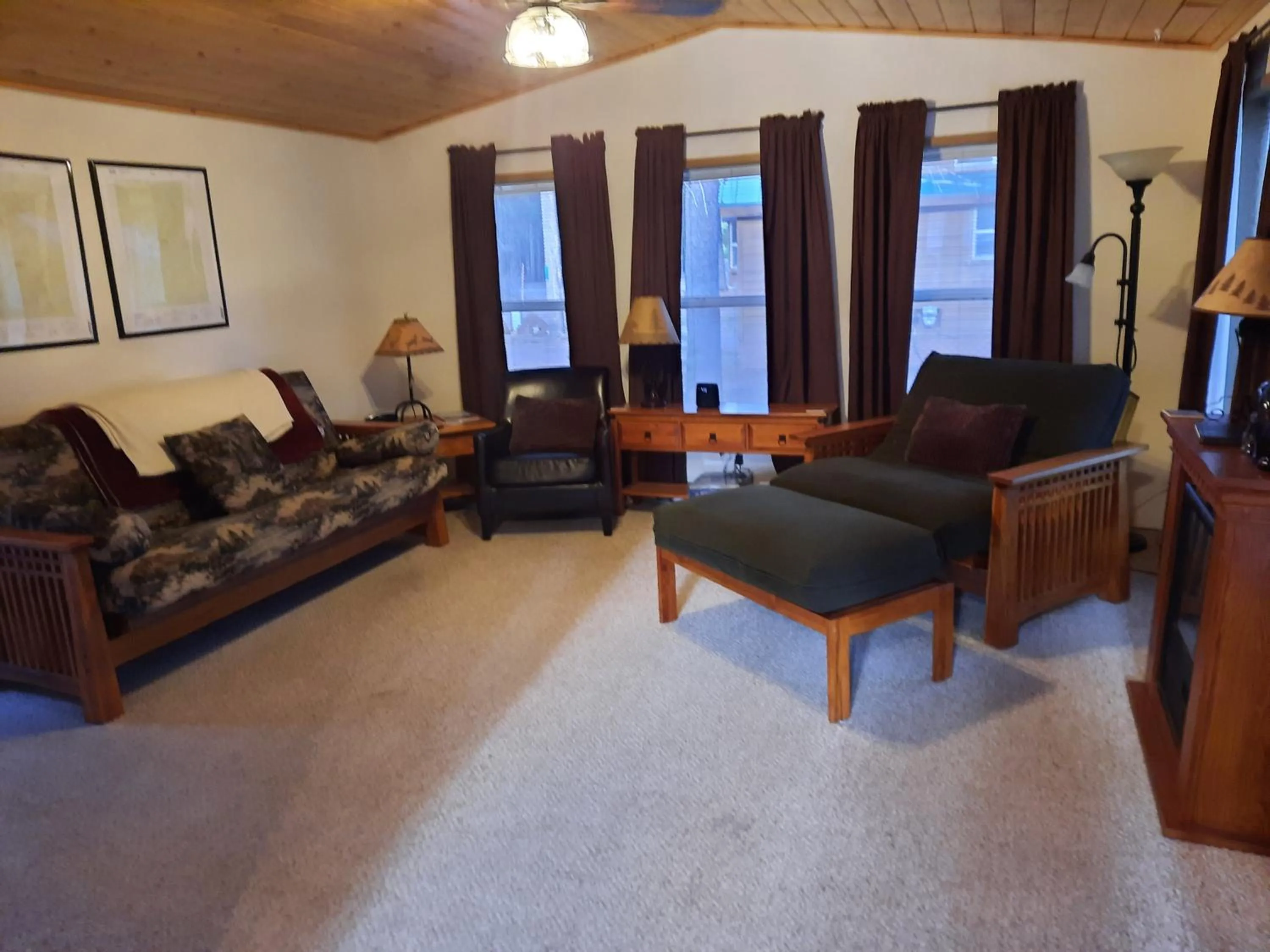 Willamette Pass Inn & Chalets