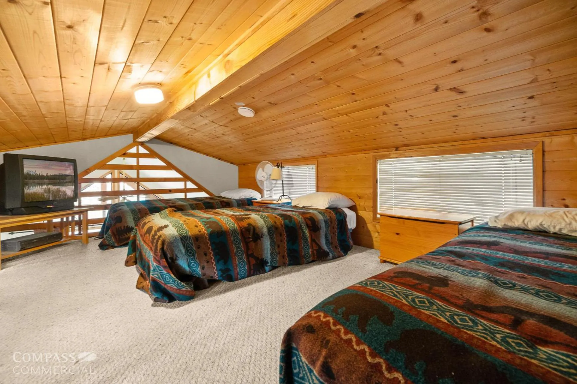 Bed in Willamette Pass Inn & Chalets