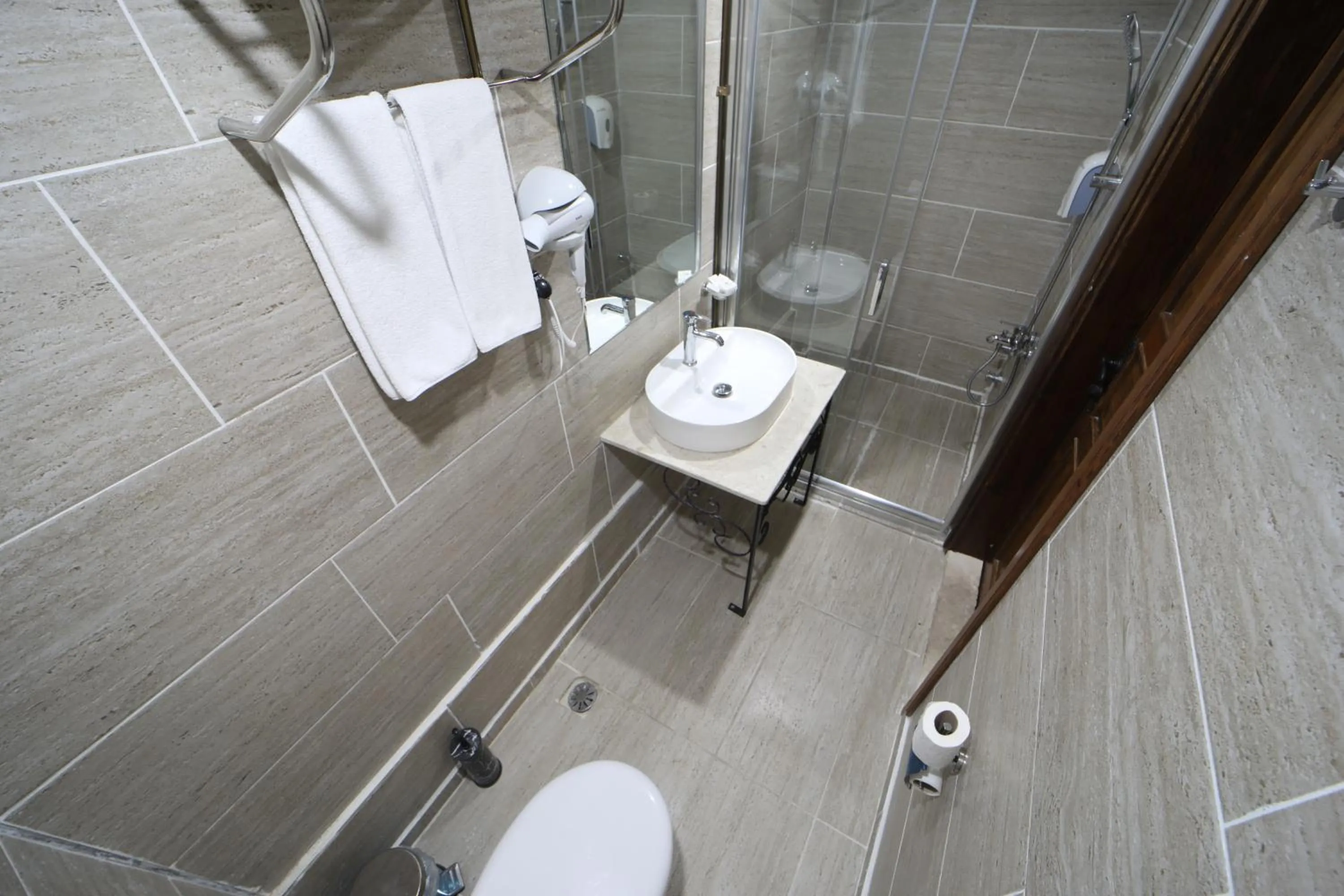 Bathroom in Vefa Konagı