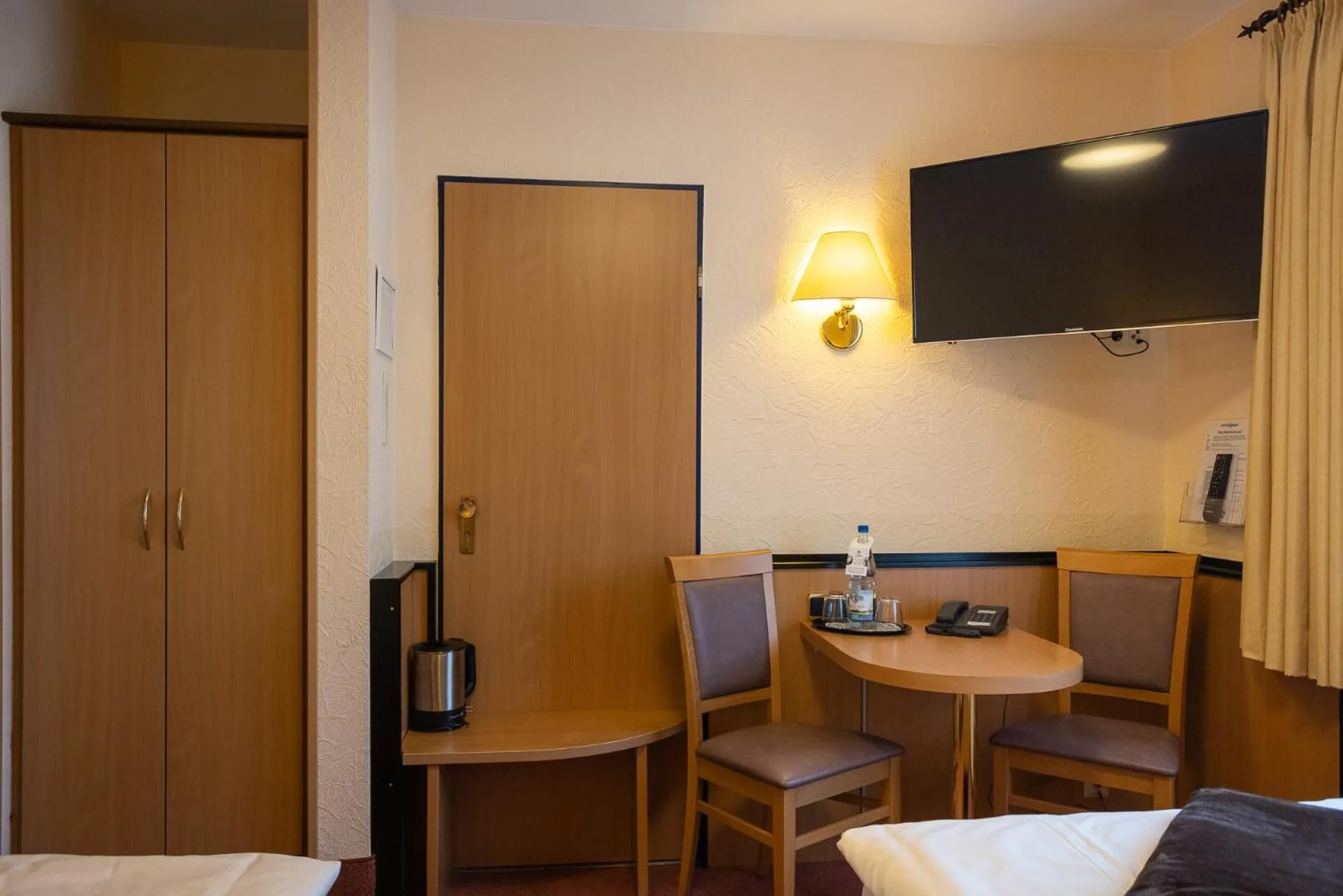 Photo of the whole room in Stadt-gut-Hotel Siegboot