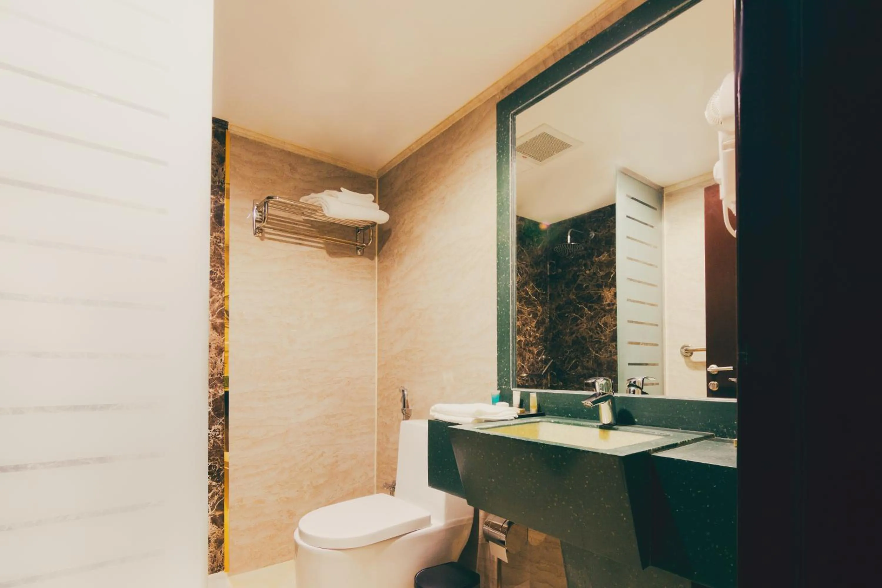 Bathroom in Golden Ship Hotel