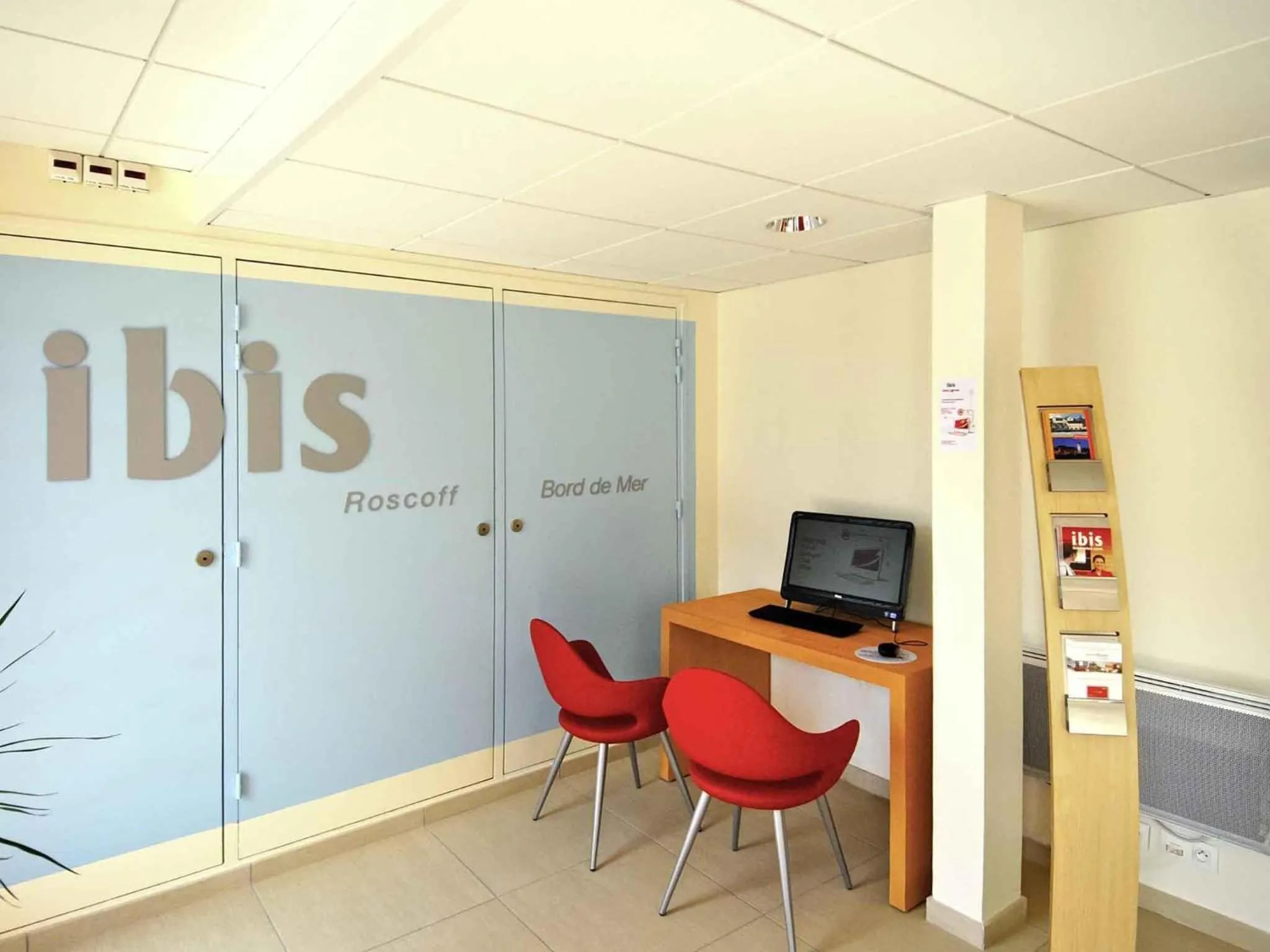 Property building in Ibis Roscoff