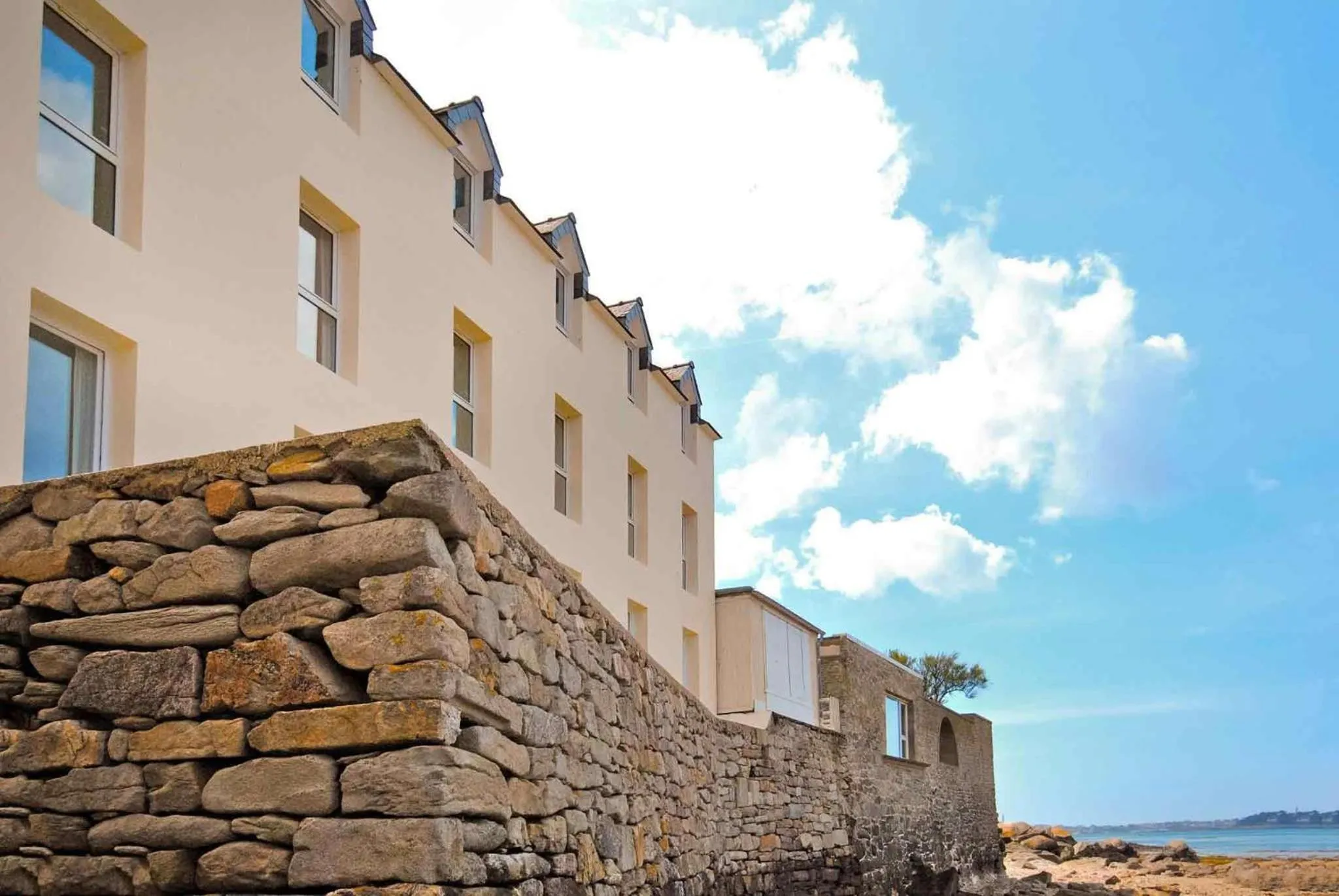 Property building in Ibis Roscoff