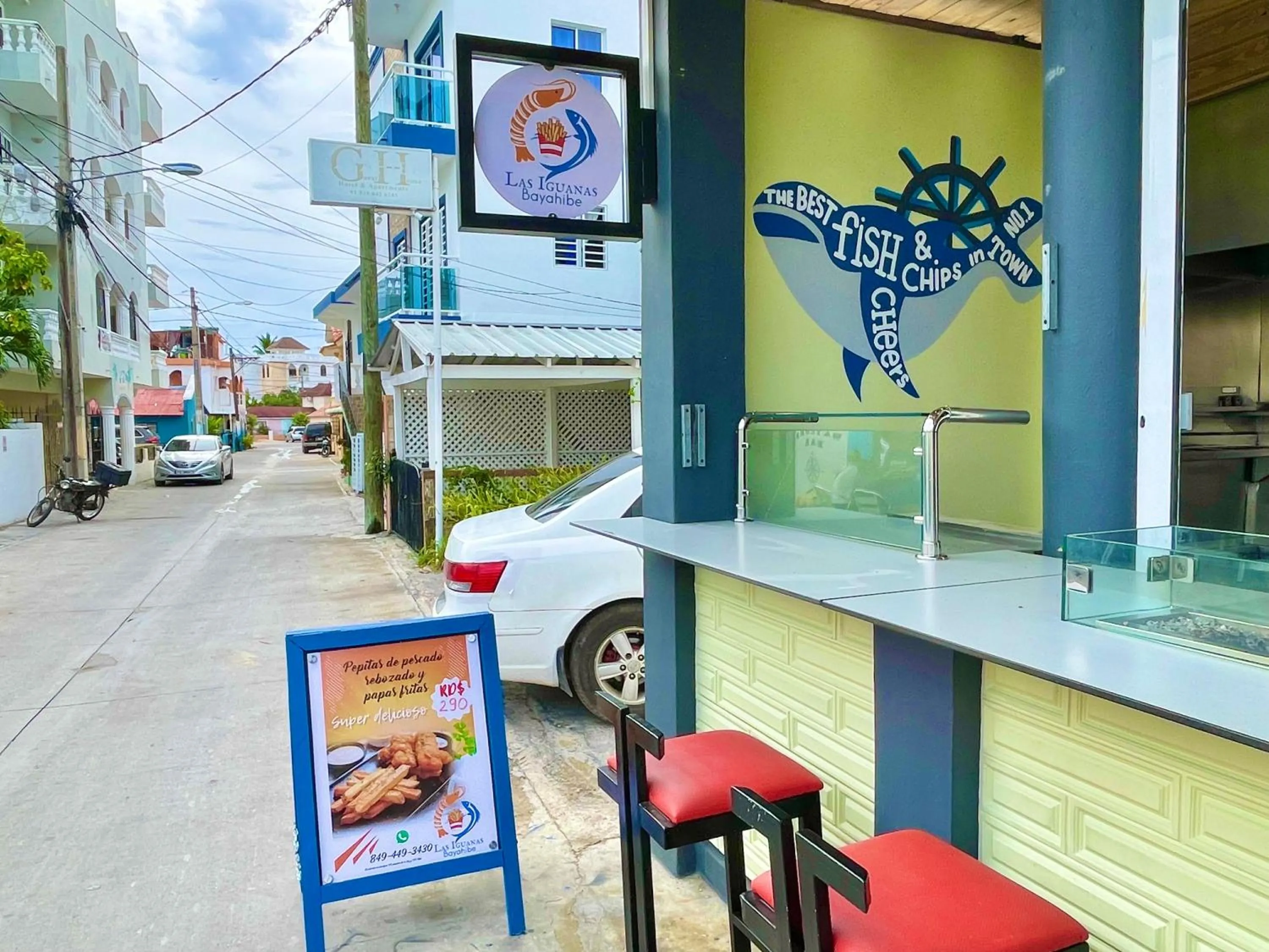 Restaurant/places to eat in Villa Iguana