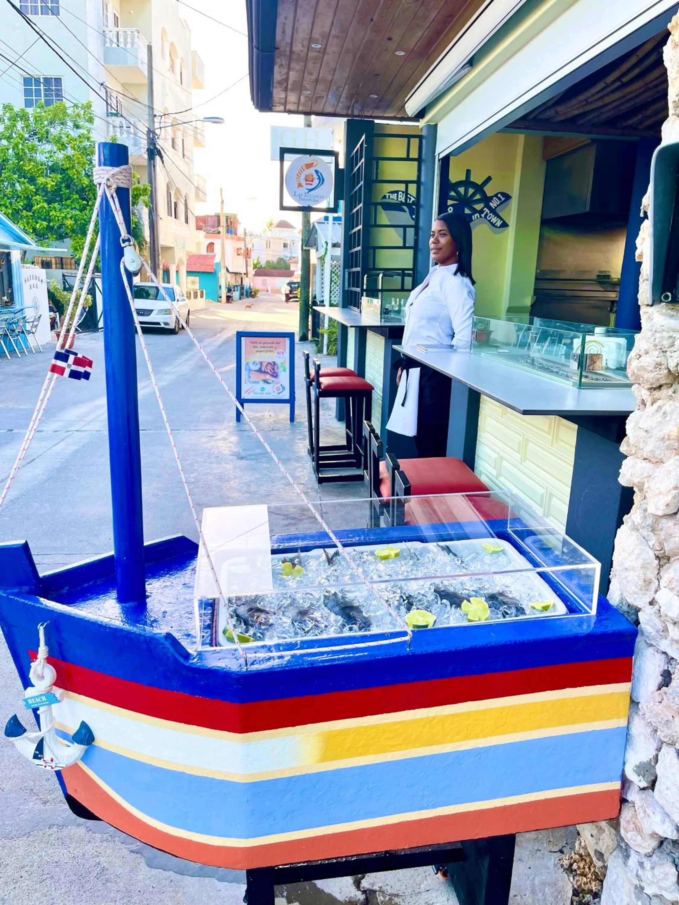 Restaurant/places to eat in Villa Iguana