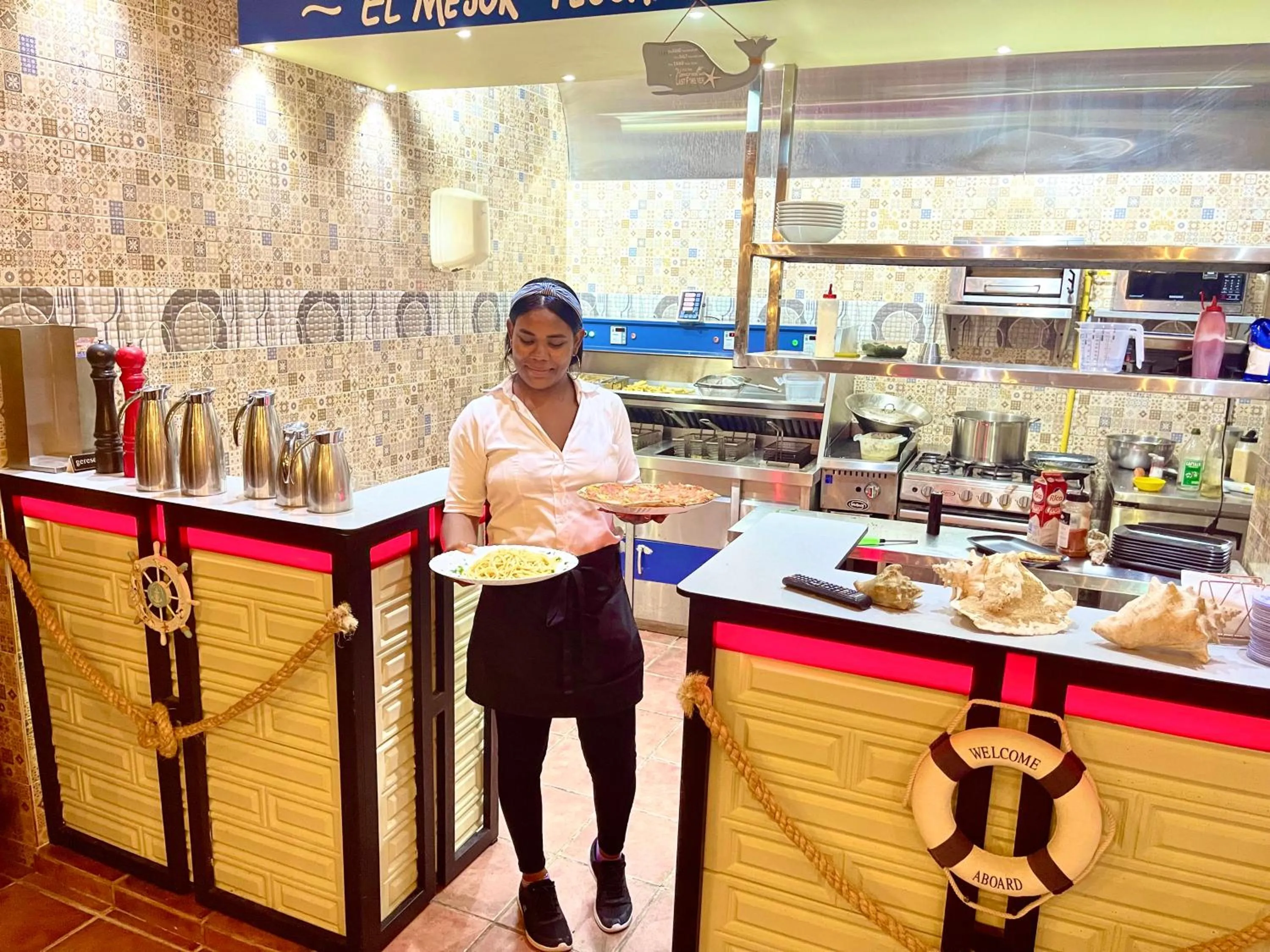 Restaurant/places to eat in Villa Iguana