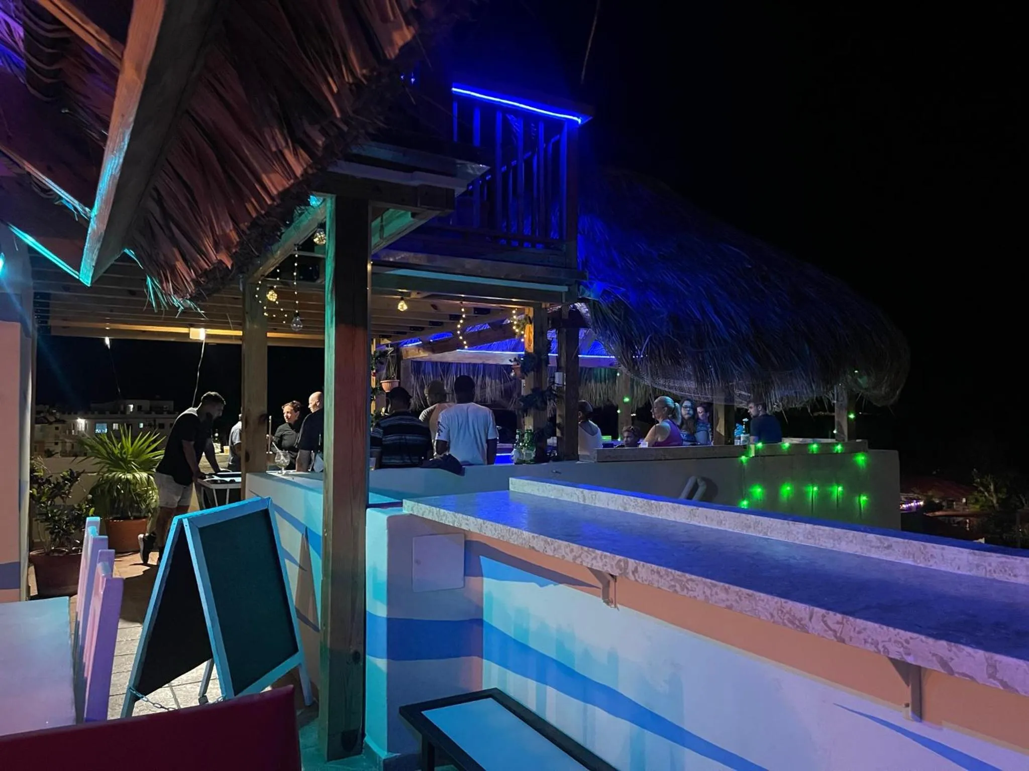 Restaurant/places to eat in Villa Iguana