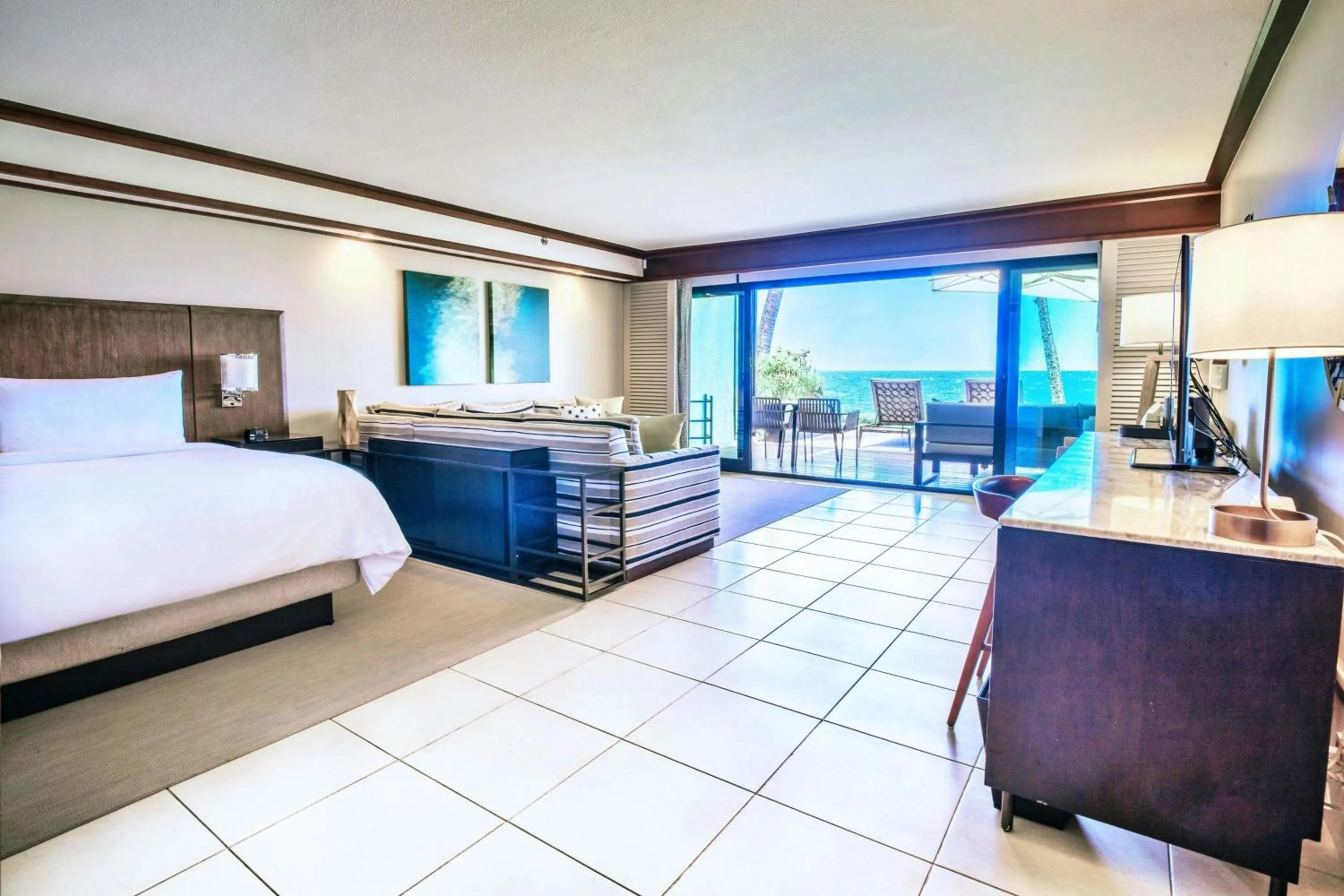 Photo of the whole room, Bed in Wailea Beach Resort - Marriott, Maui