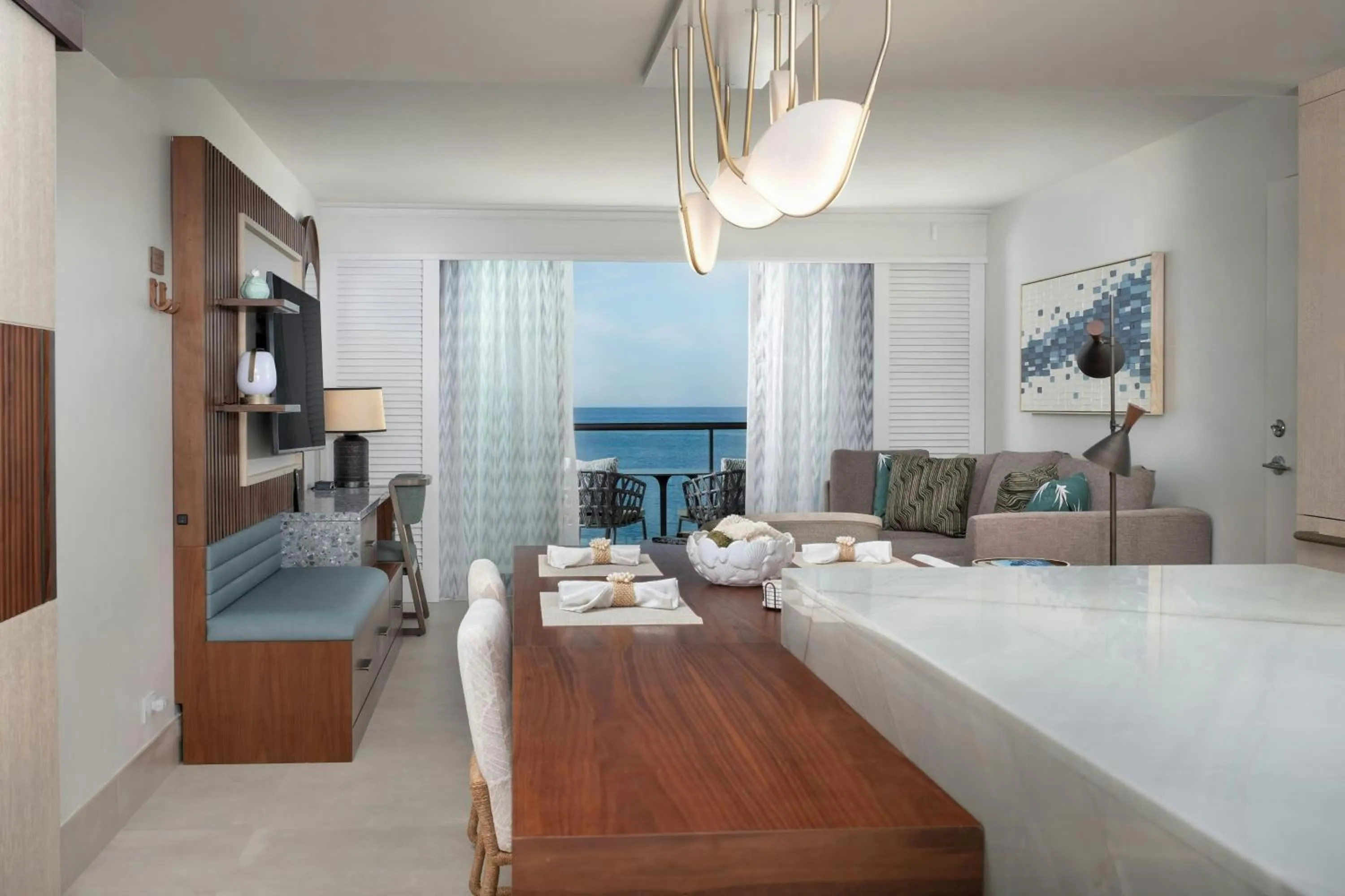 Living room, Bed in Wailea Beach Resort - Marriott, Maui