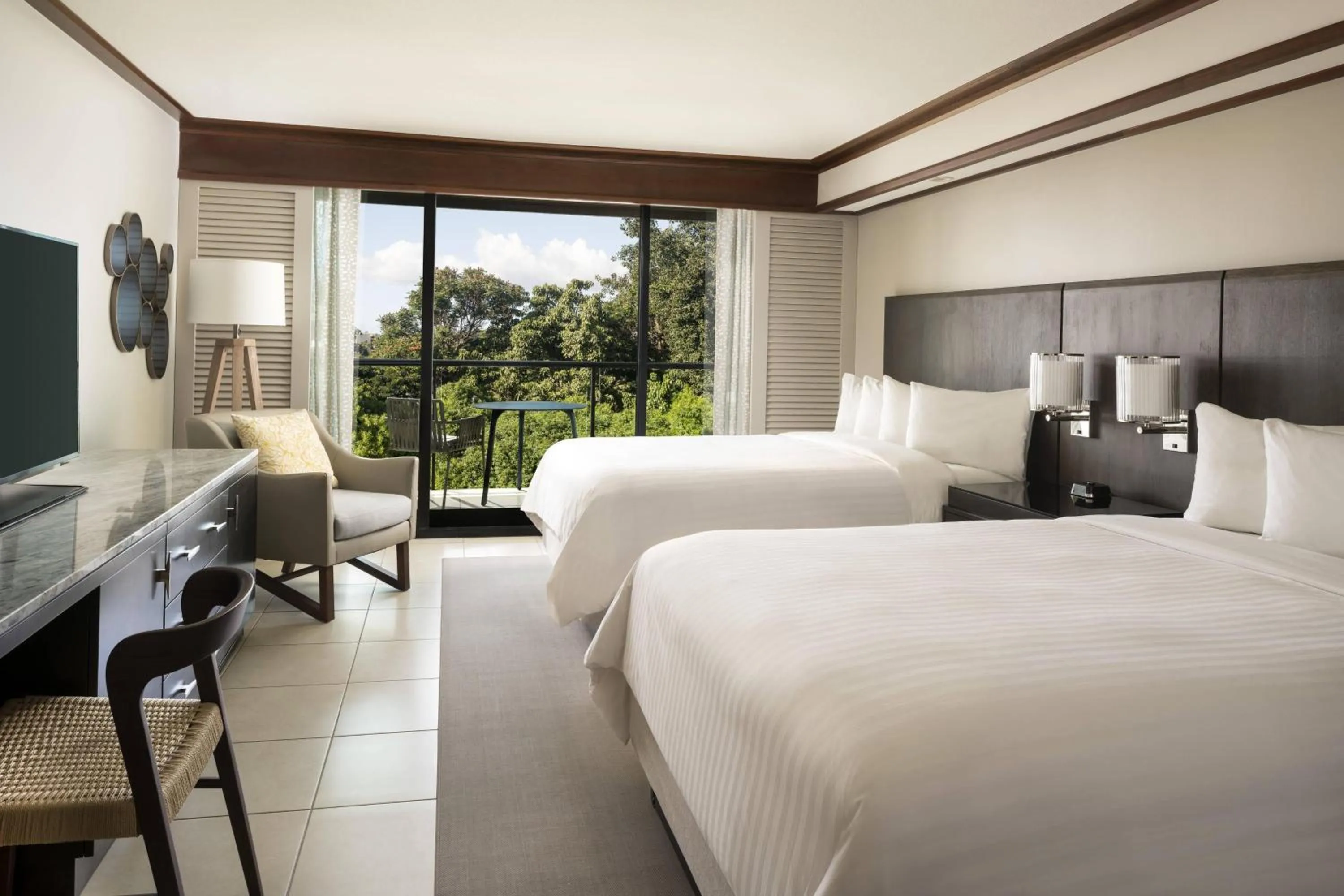 Photo of the whole room, Bed in Wailea Beach Resort - Marriott, Maui