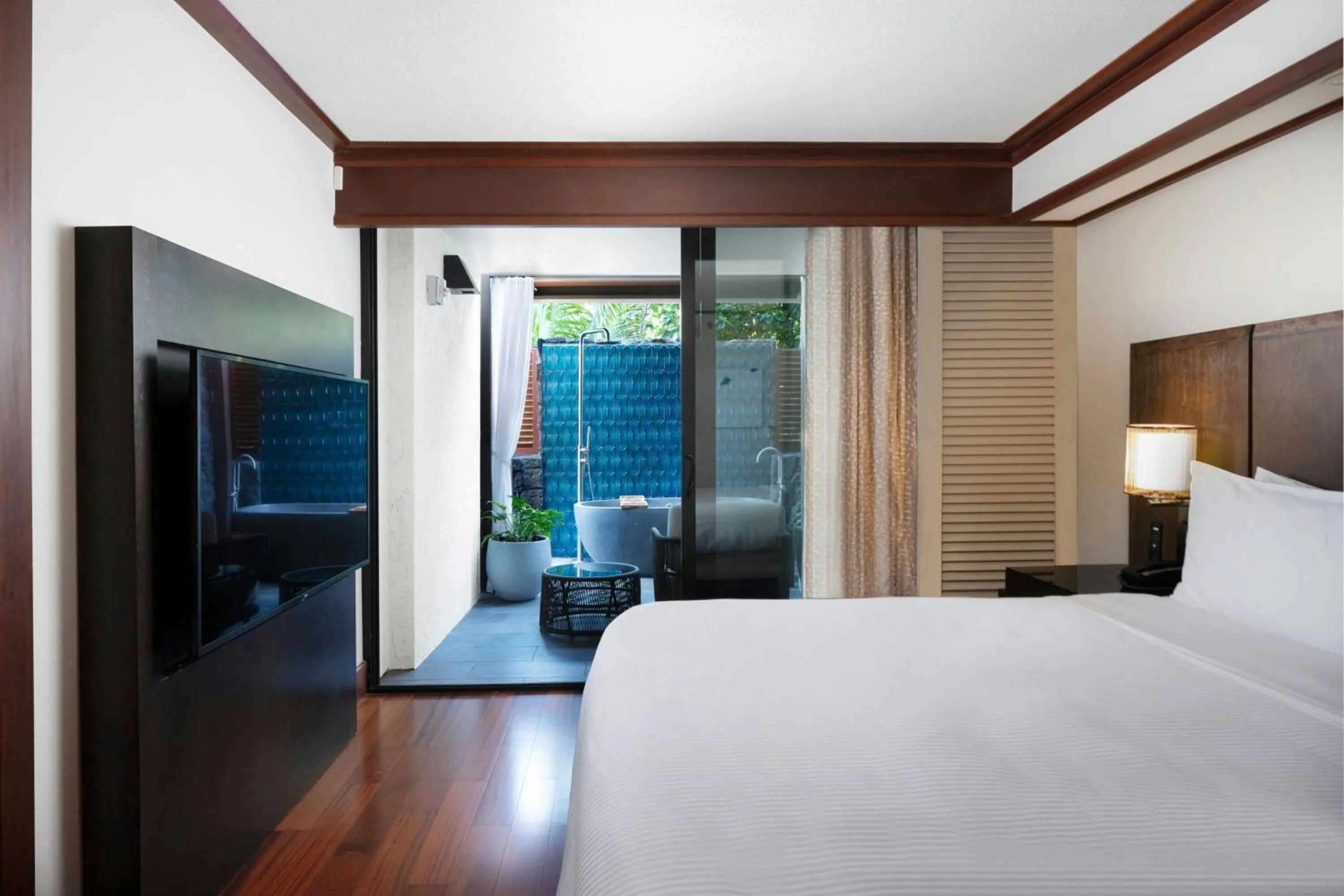 Bedroom, Bed in Wailea Beach Resort - Marriott, Maui