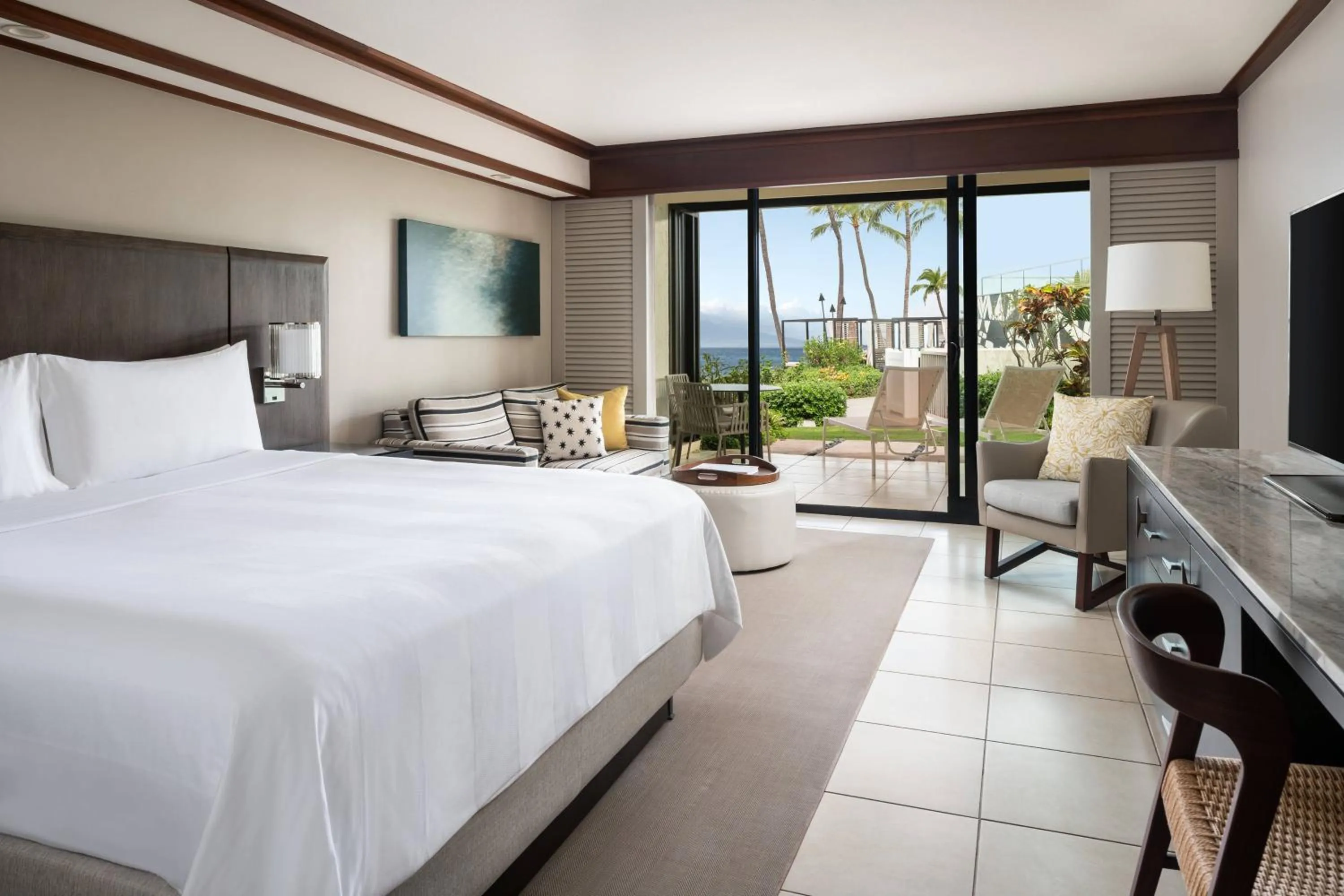 Photo of the whole room, Bed in Wailea Beach Resort - Marriott, Maui