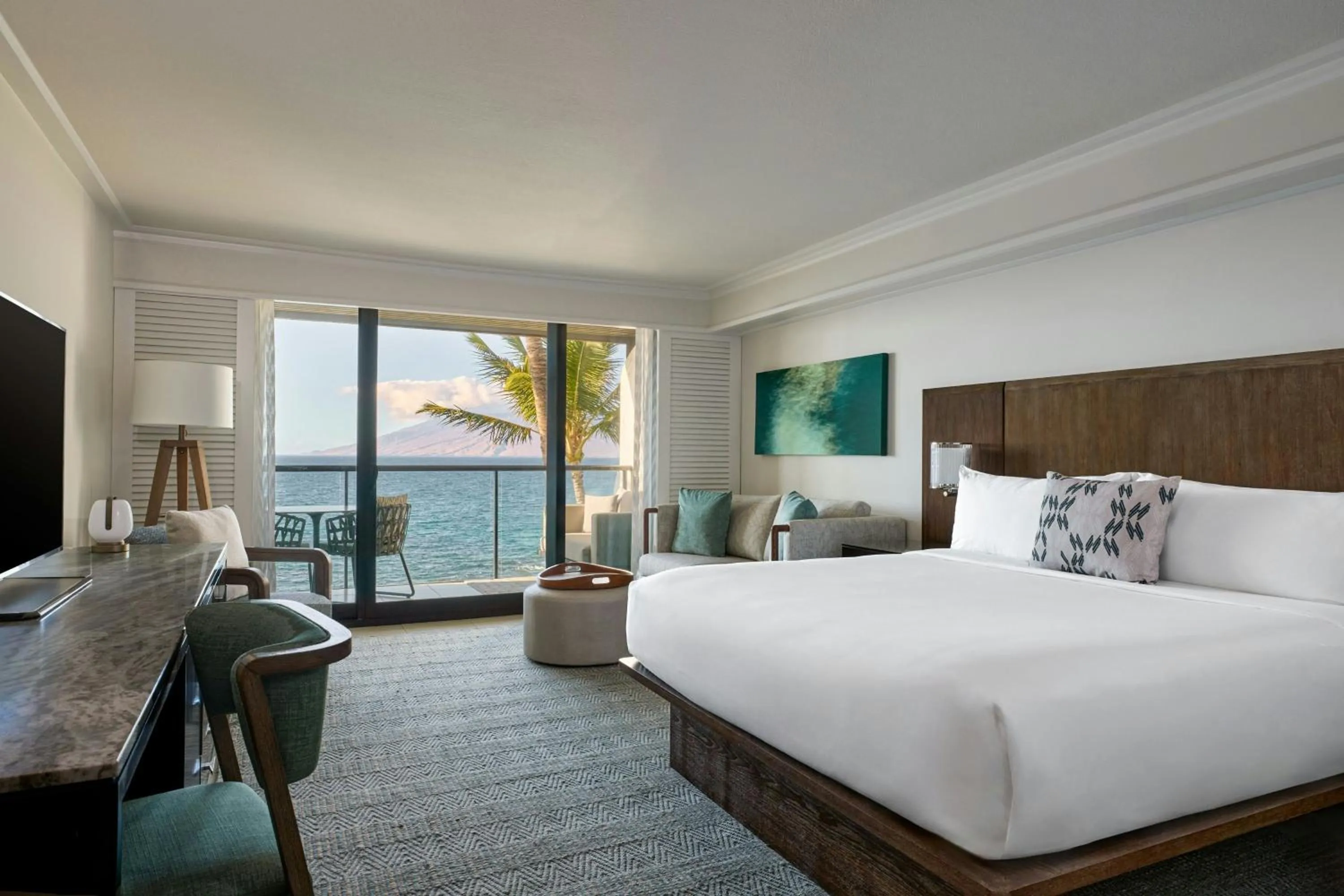 Photo of the whole room, Bed in Wailea Beach Resort - Marriott, Maui