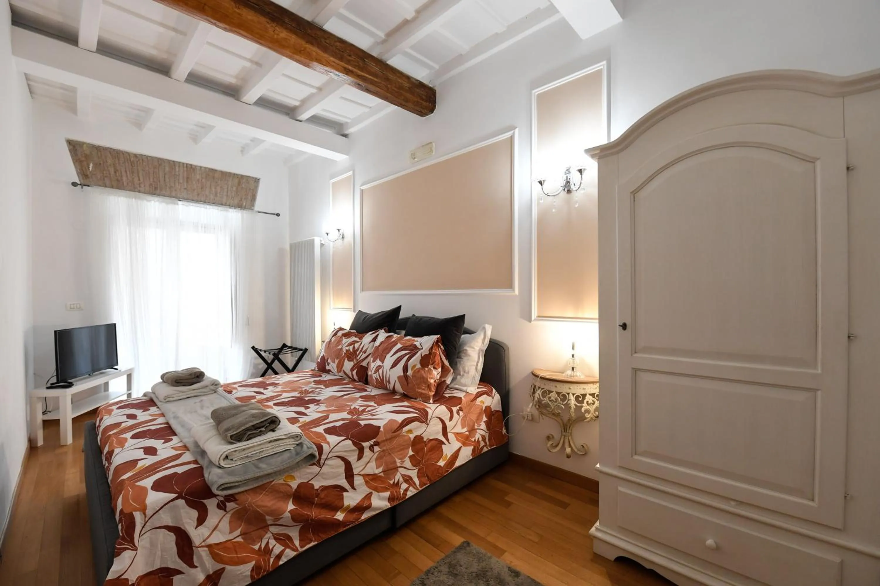 Bed in Castel Sant'Angelo Apartments - Exclusive & Luxury